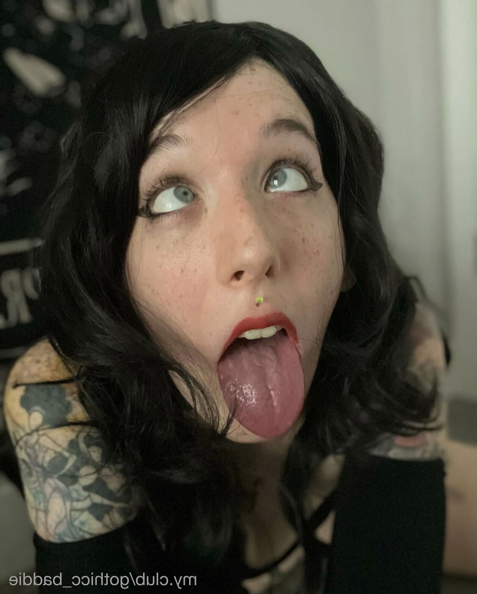 Vampira Nymph Free Photos - 16 Pics