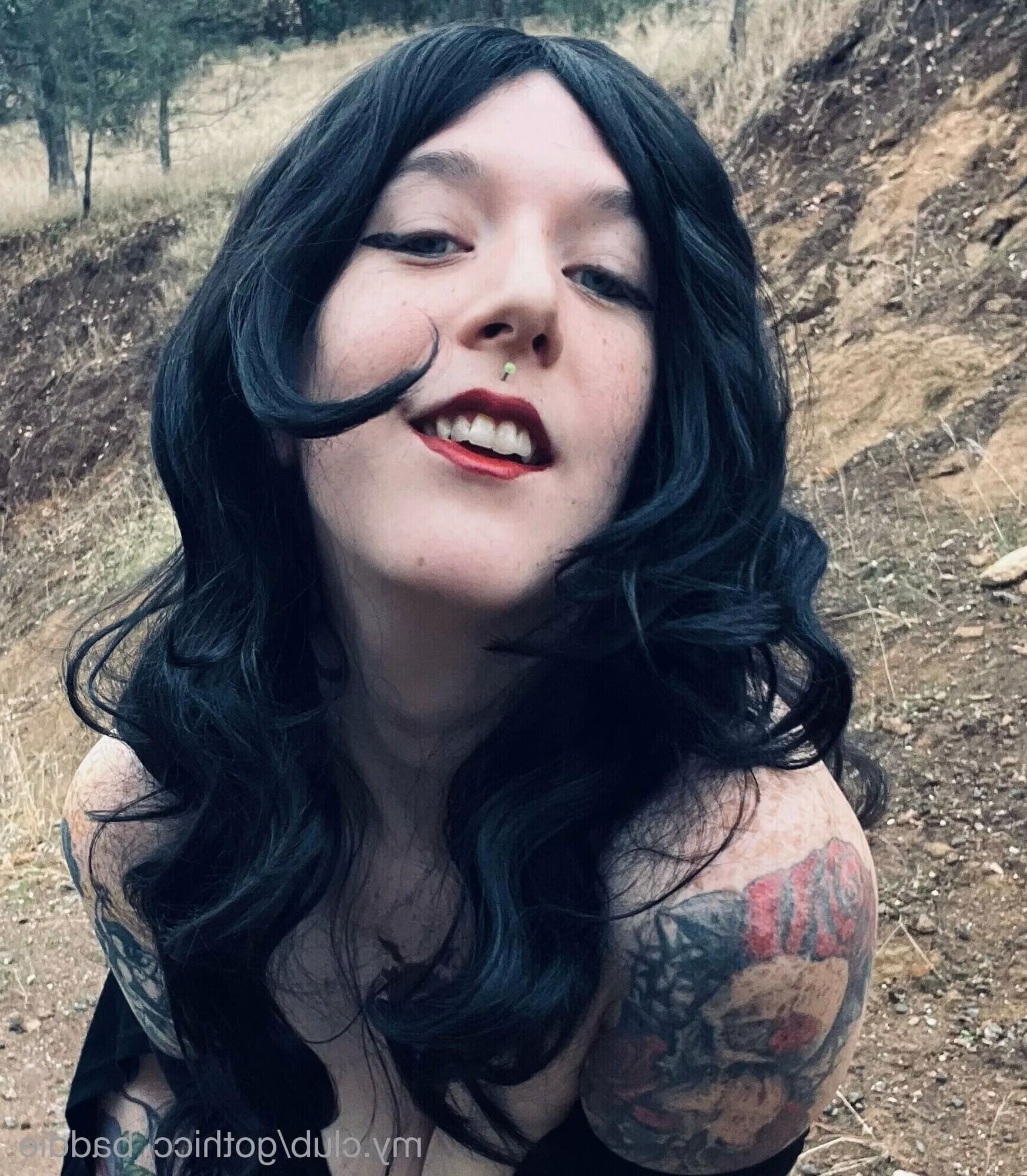 Vampira Nymph Free Photos - 16 Pics