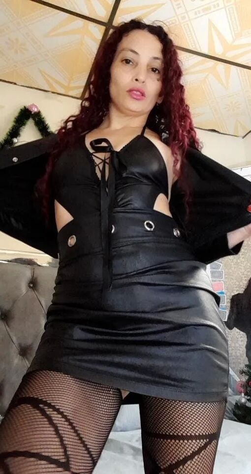 You like the color black - 6 Pics