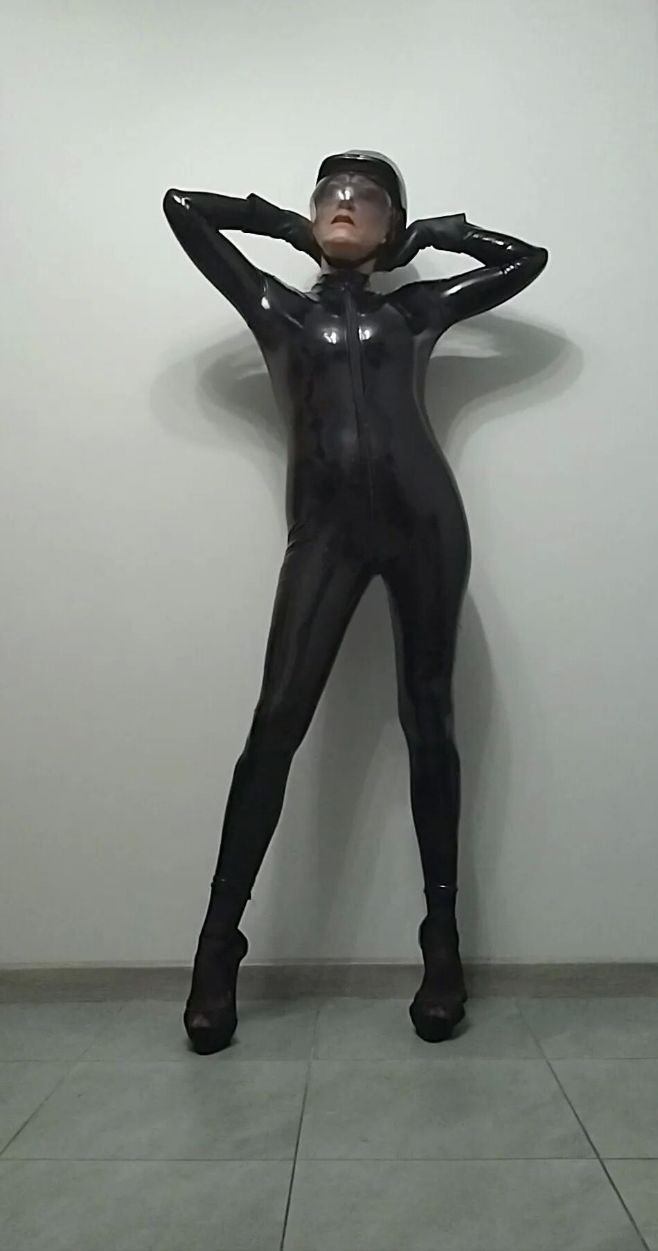 Black latex mom biker - 8 Pics