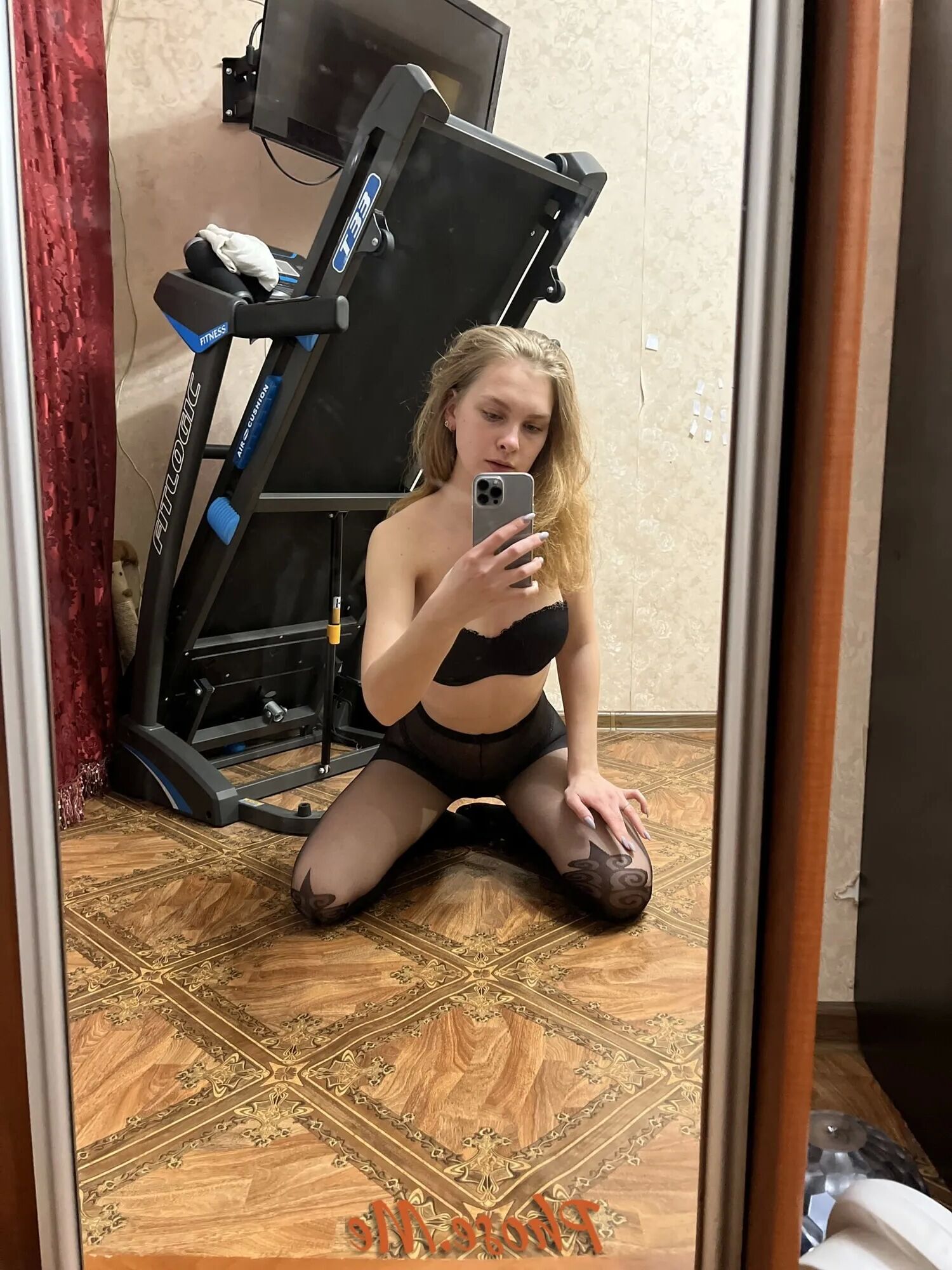 Sexy Selfies In Pantyhose - 12 Pics