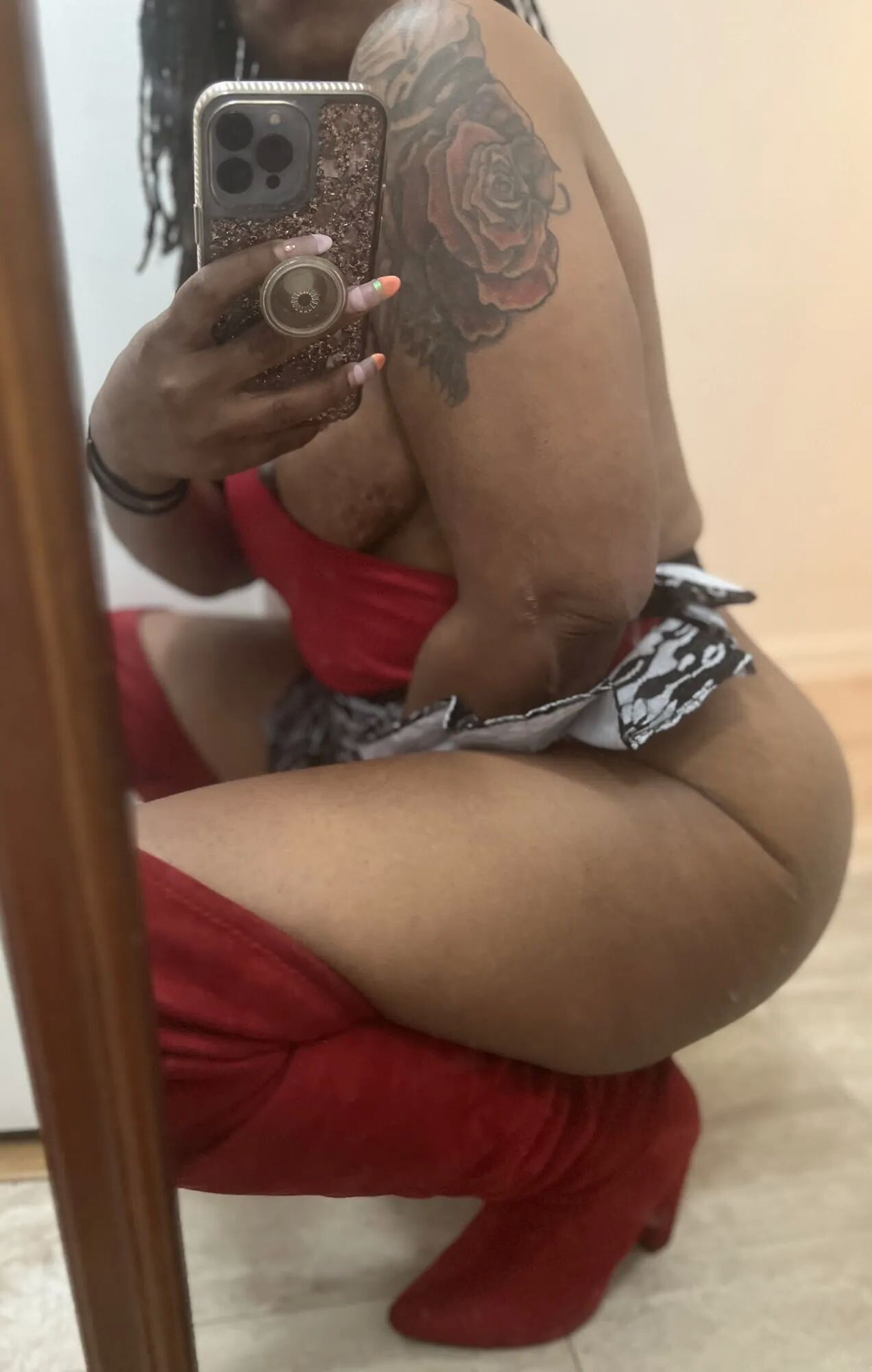 QUEENIE & SOSA FUCK UM PICS!! SEXY, EROTIC, FREAKY!!! - 6 Pics