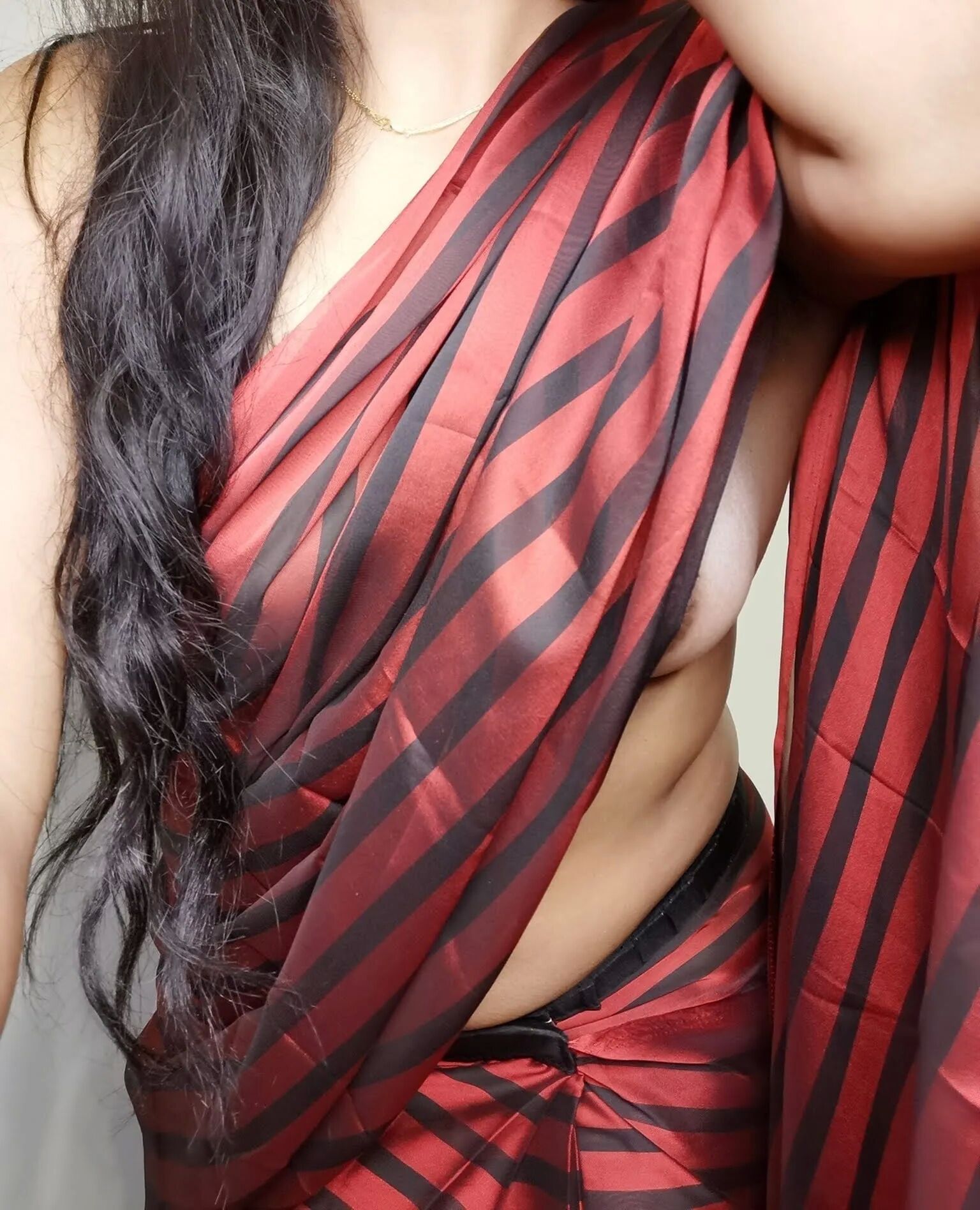 Sexy in Saree - 6 Pics