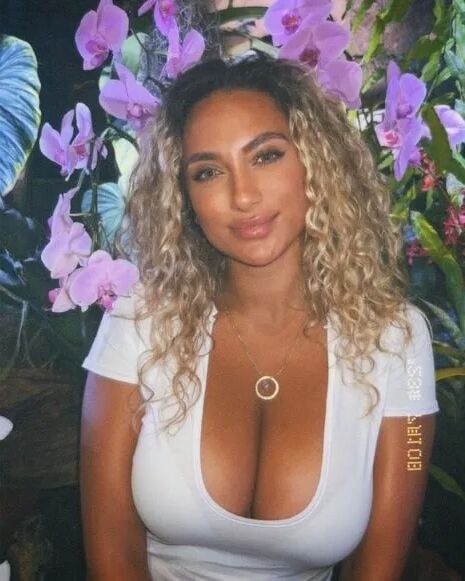 My Huge Tits you will love - Photos from my trip - 20 Pics