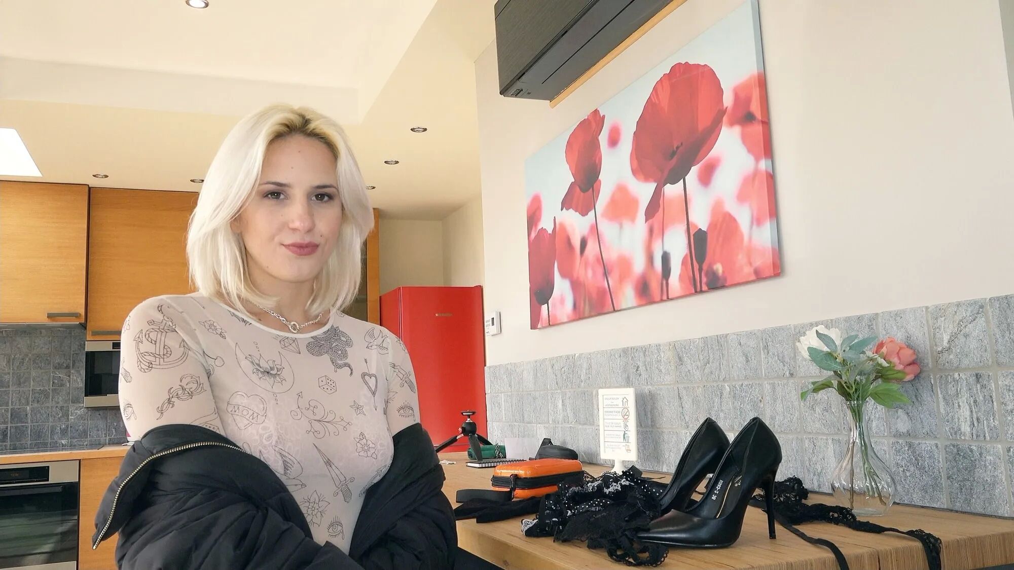 SCOUT ALLEMAND - La douce fille Amy Douxxx séduit pour une baise brutale - 31 photos