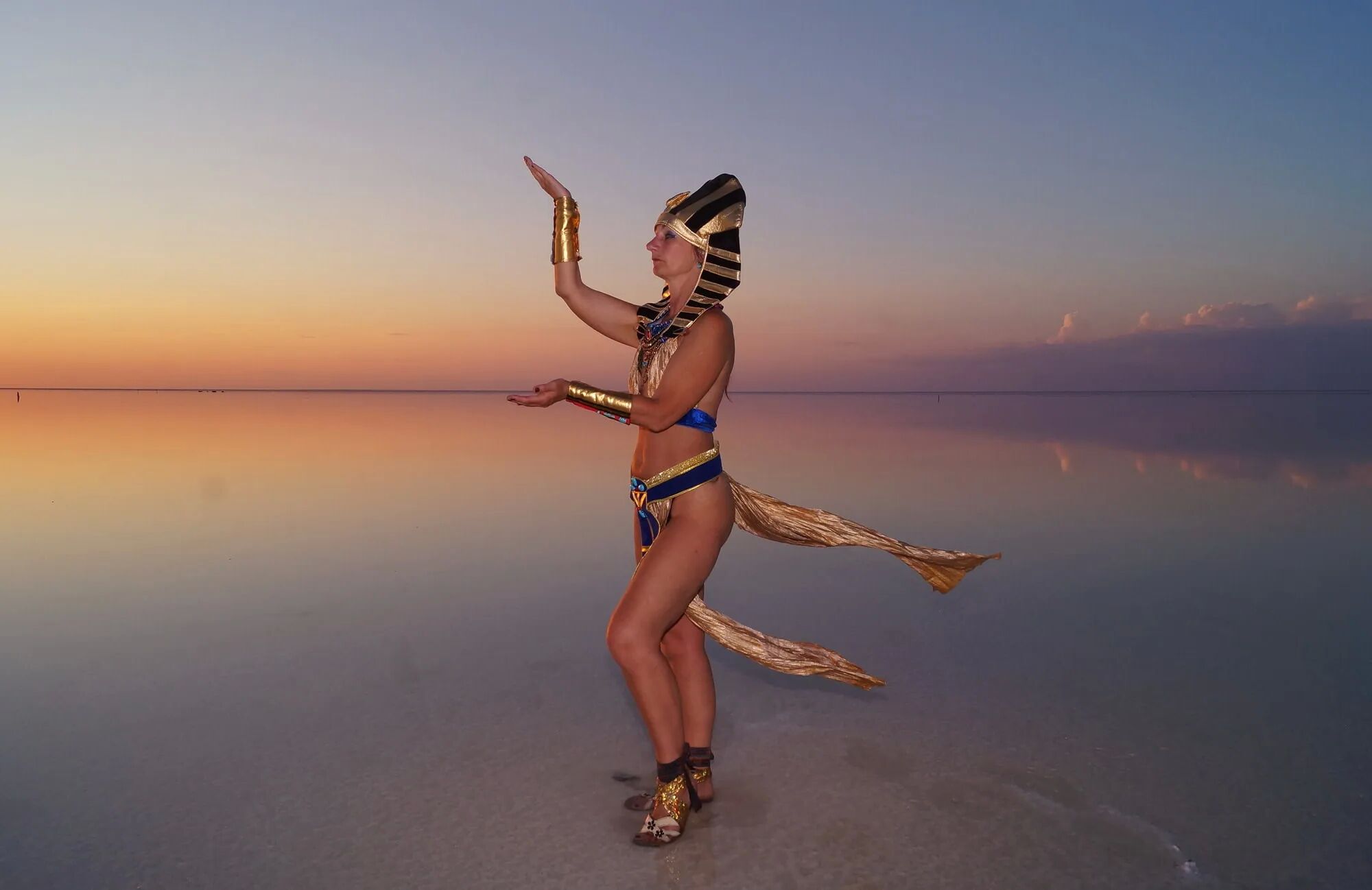 Colorful Elton Evening in Egypt style - 34 Pics