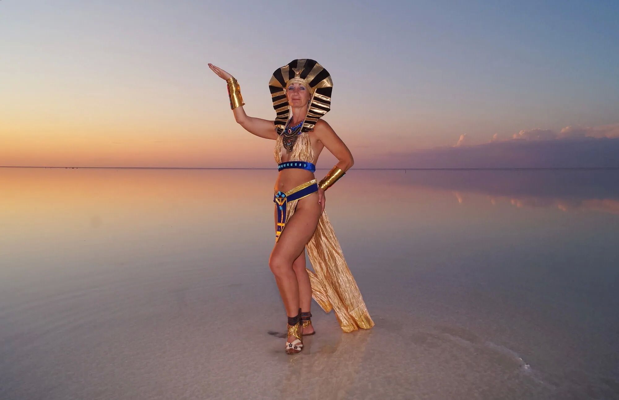 Colorful Elton Evening in Egypt style - 34 Pics