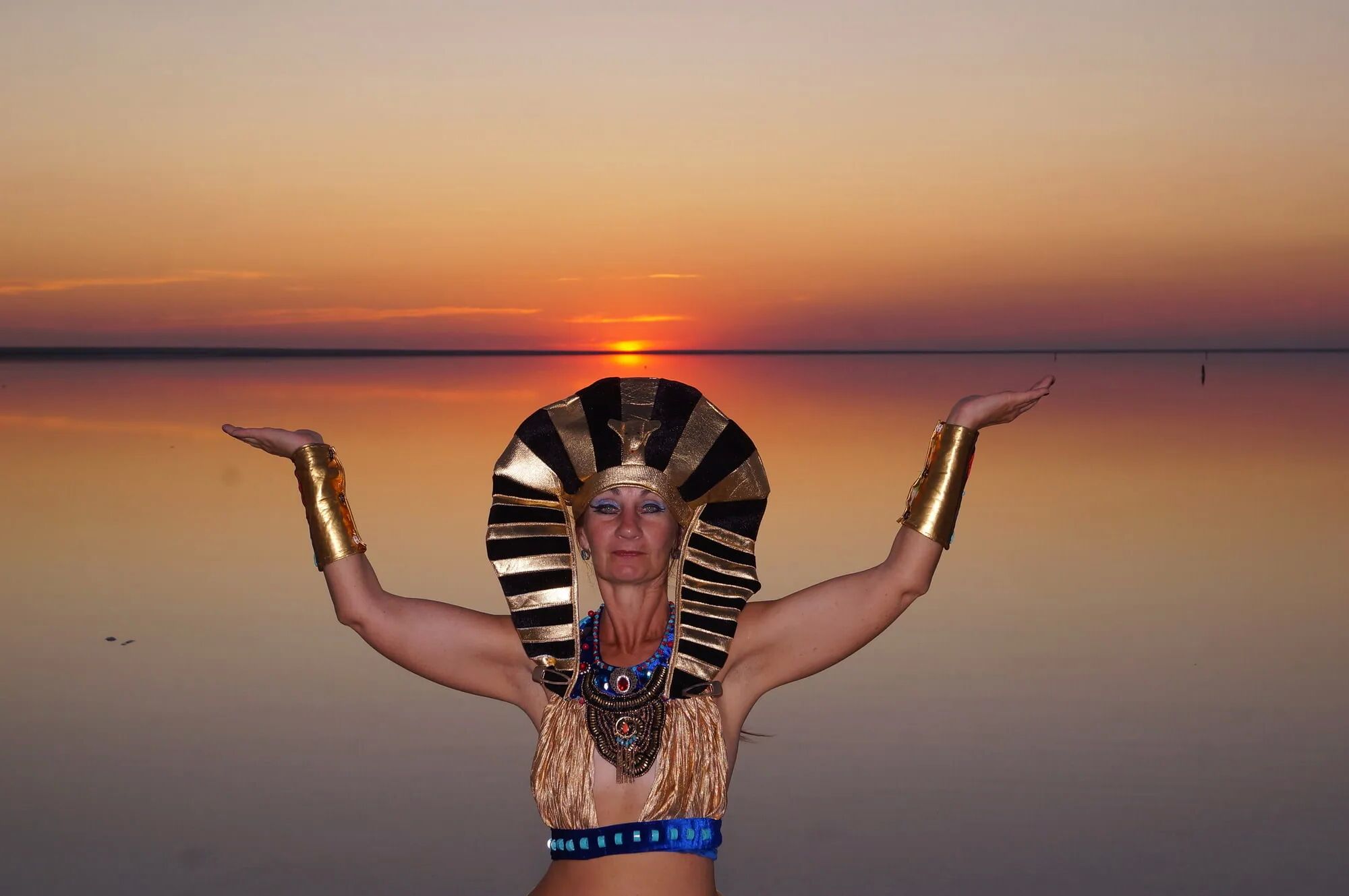 Colorful Elton Evening in Egypt style - 34 Pics