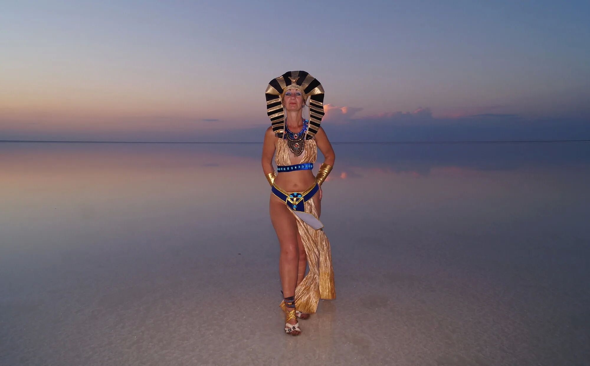 Colorful Elton Evening in Egypt style - 34 Pics