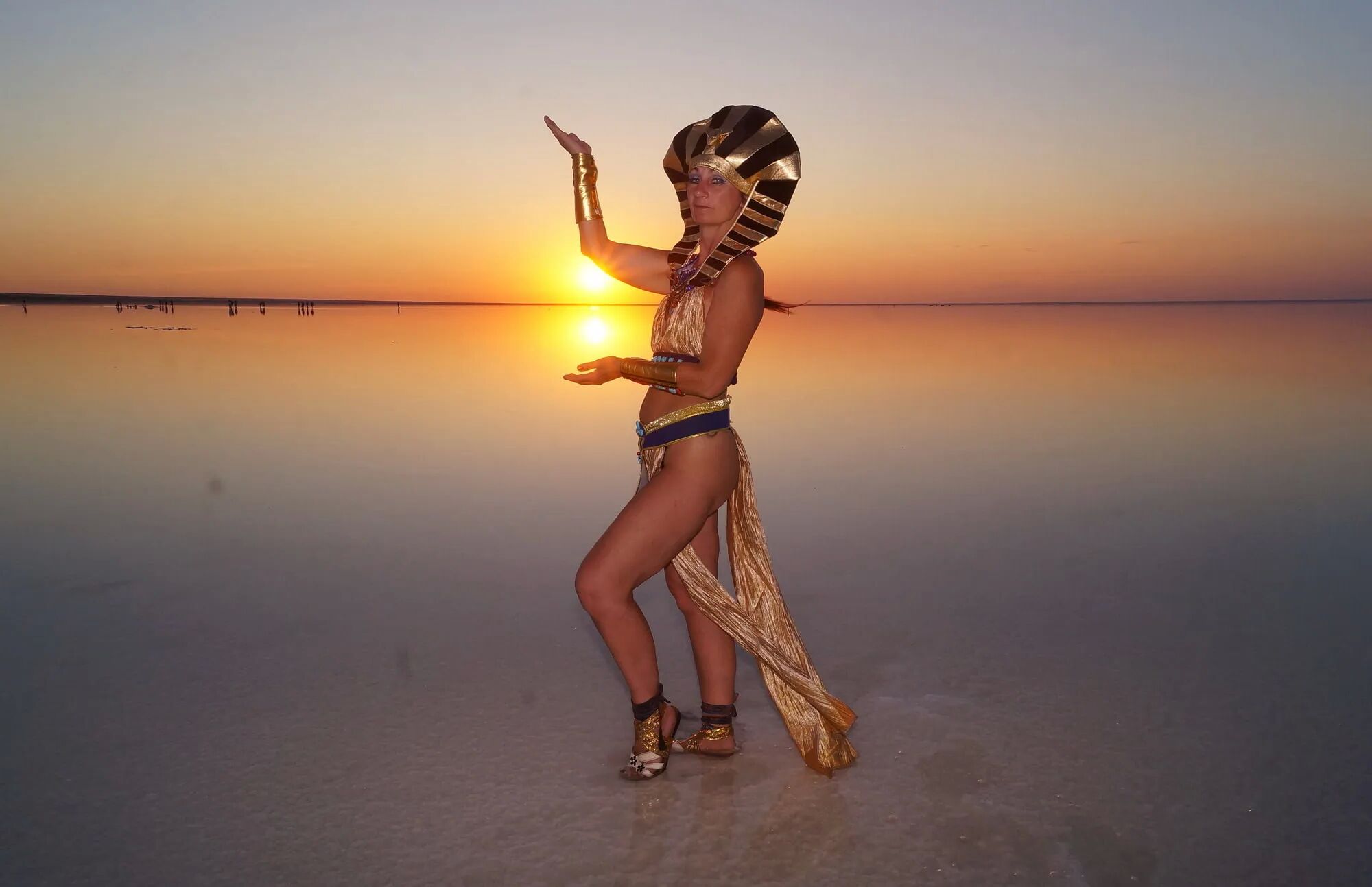 Colorful Elton Evening in Egypt style - 34 Pics