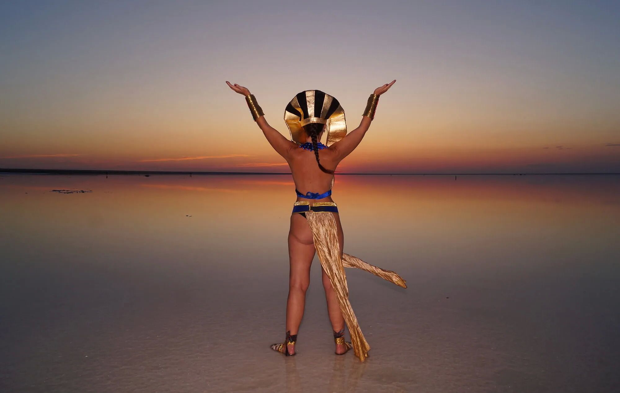 Colorful Elton Evening in Egypt style - 34 Pics