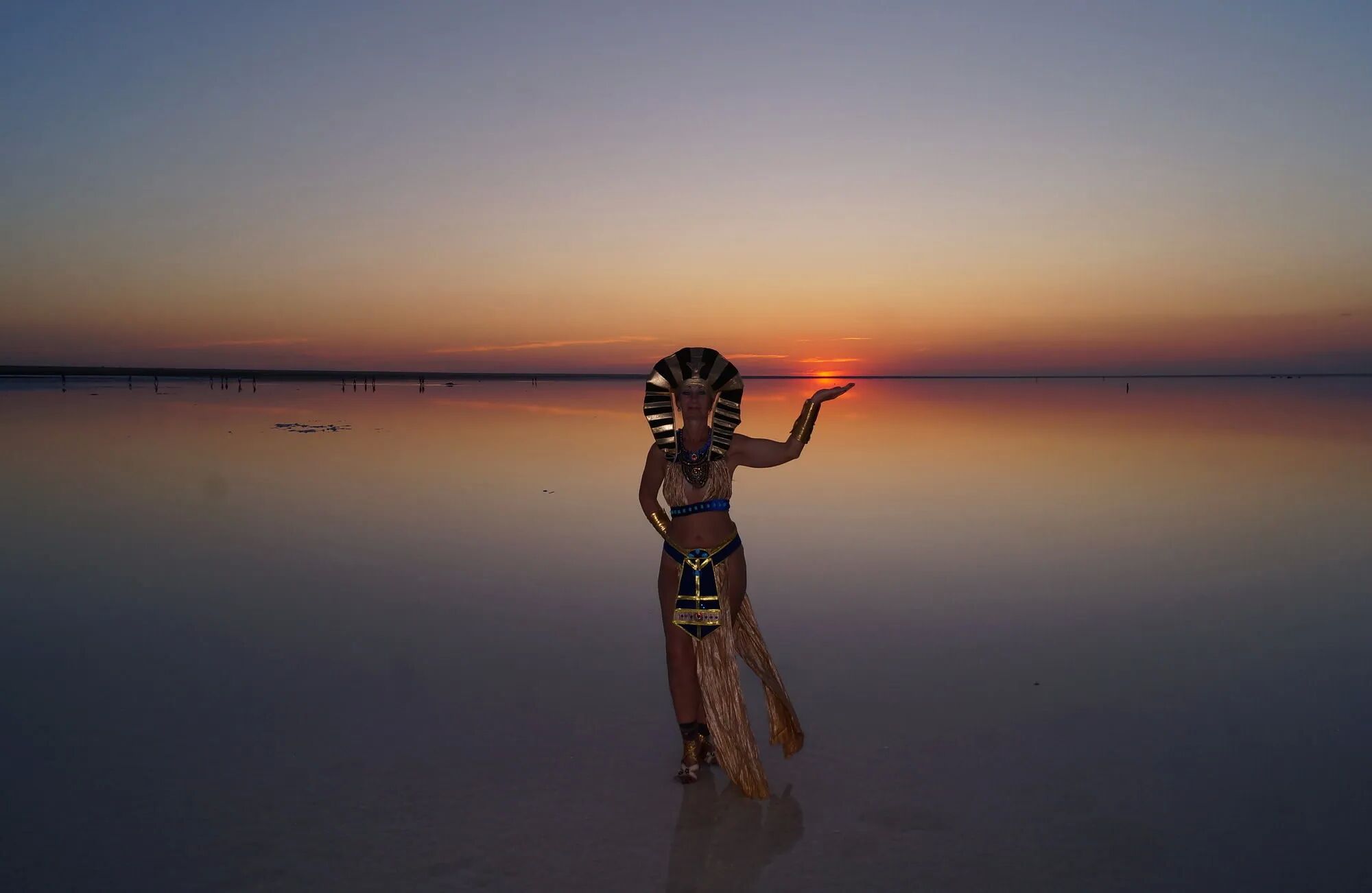 Colorful Elton Evening in Egypt style - 34 Pics