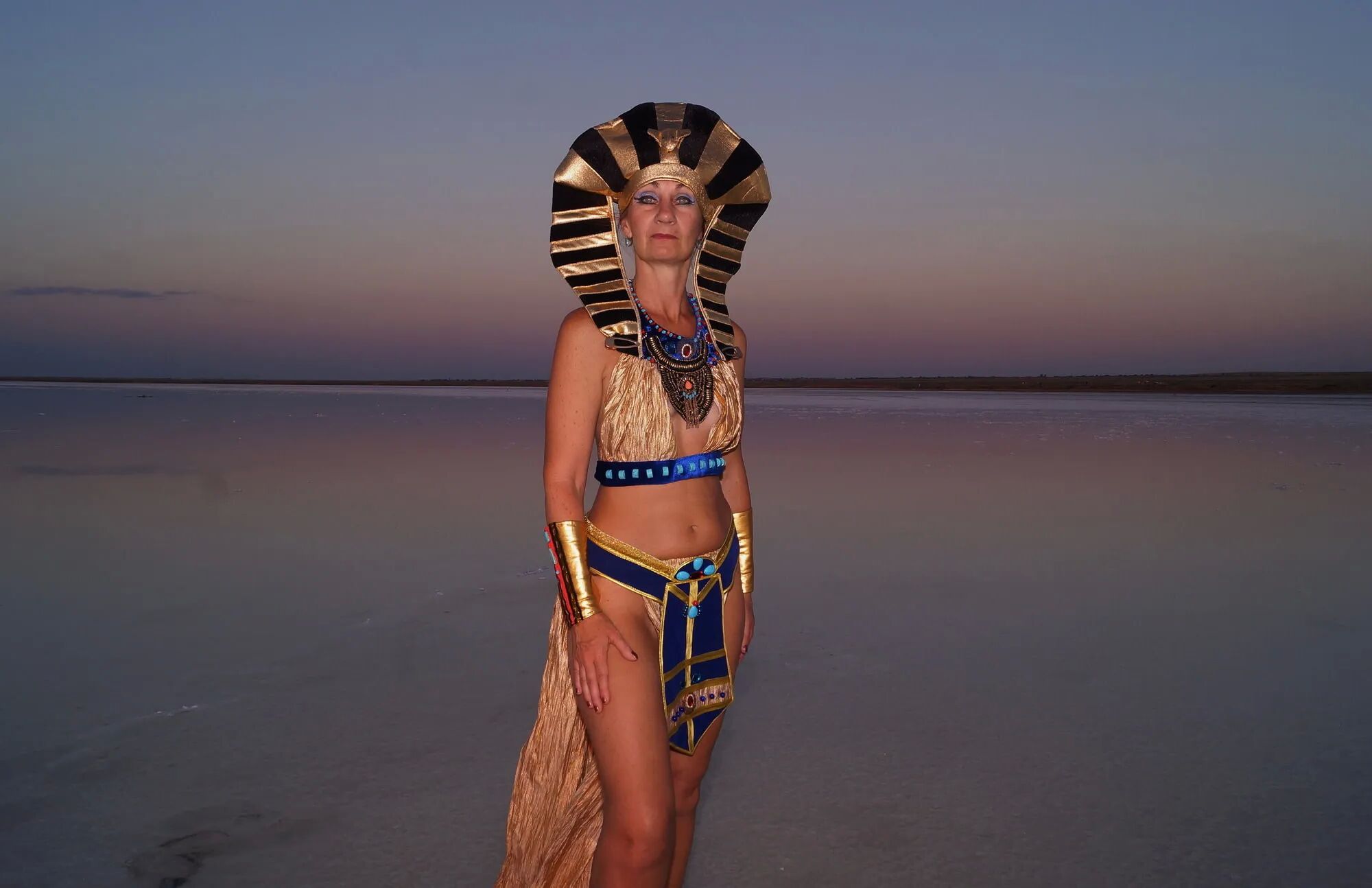 Colorful Elton Evening in Egypt style - 34 Pics
