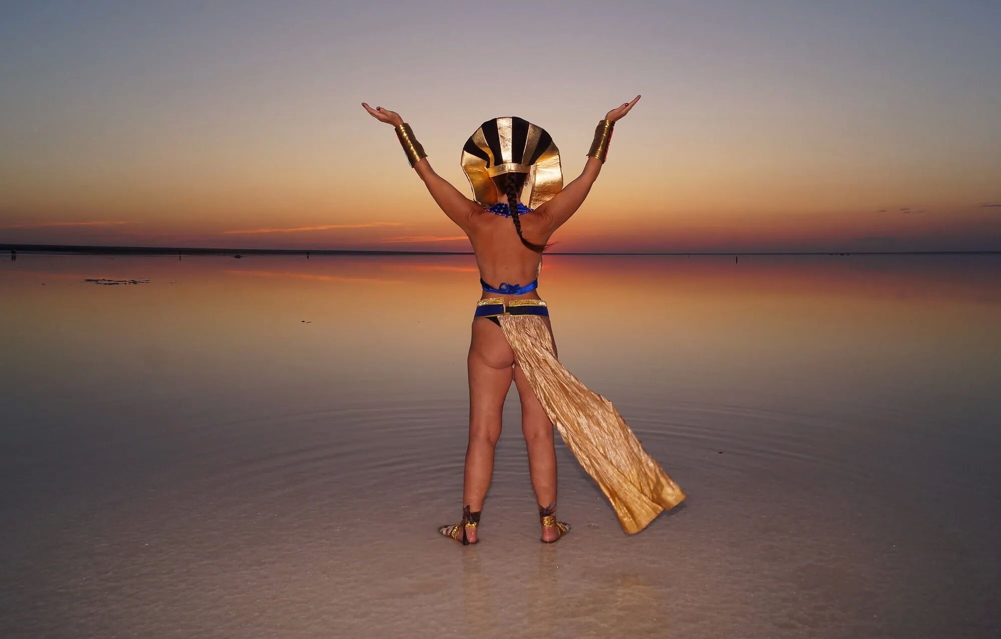 Colorful Elton Evening in Egypt style - 34 Pics