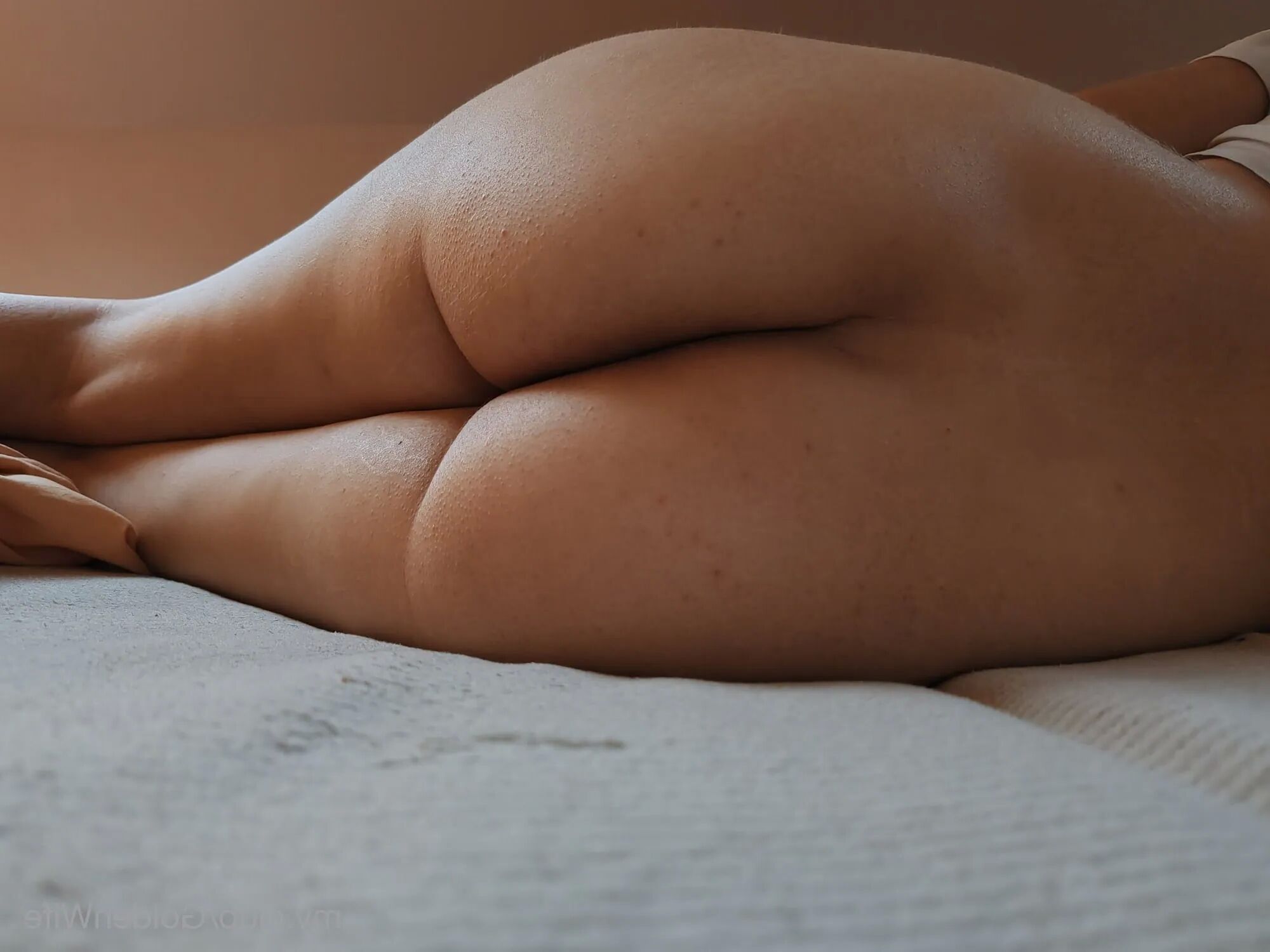 GoldenWife Free Photos - 18 Pics