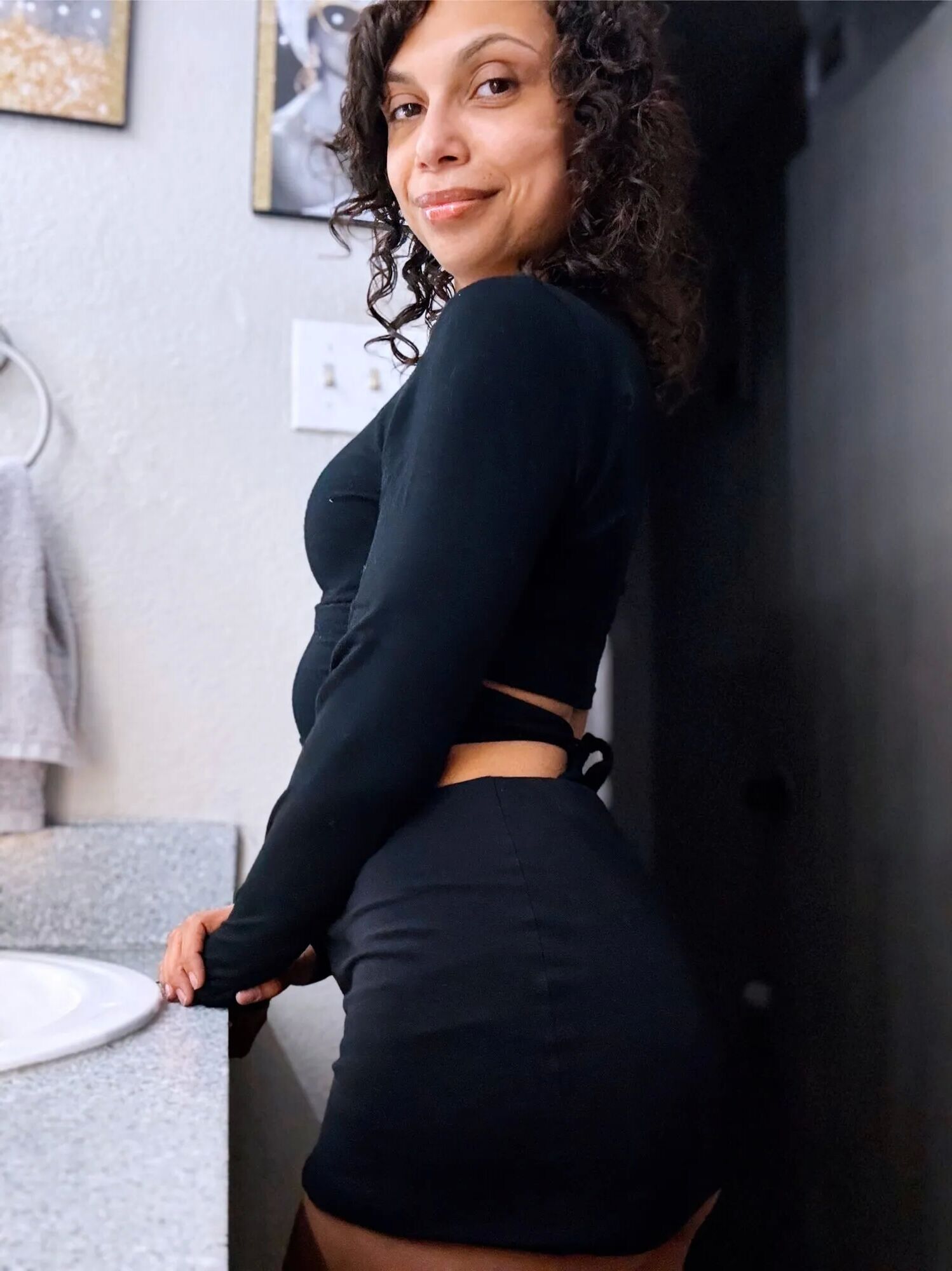 And Just Like That She’s Back - 6 Pics