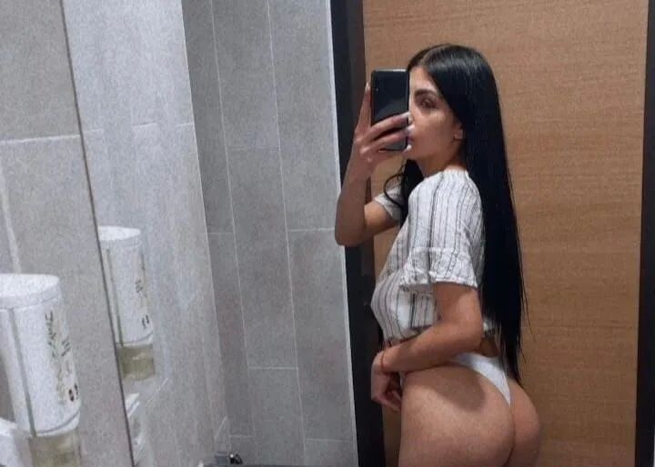 Photos - 13 Pics