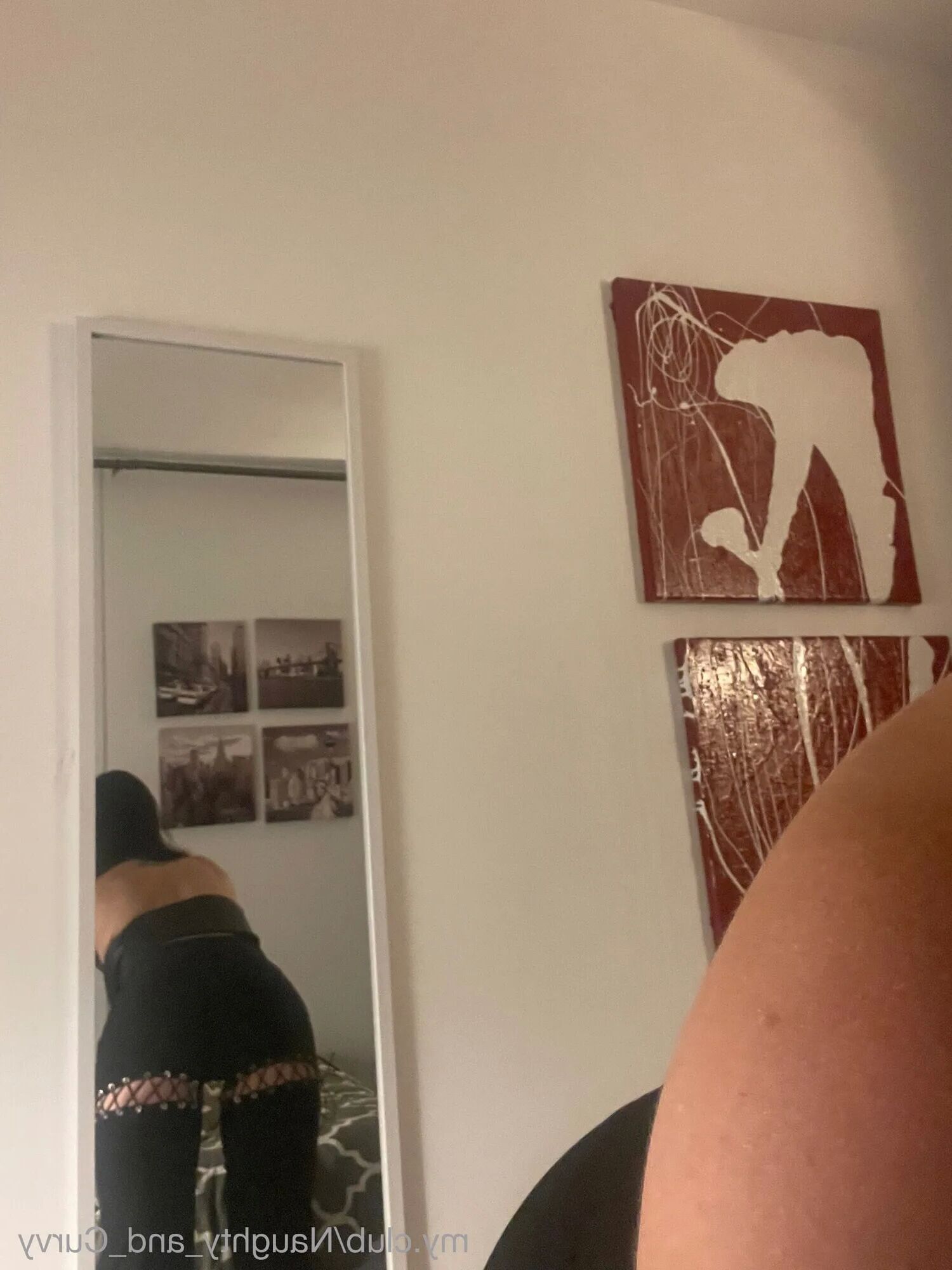 Naughty & Curvy Free Photos - 10 Pics