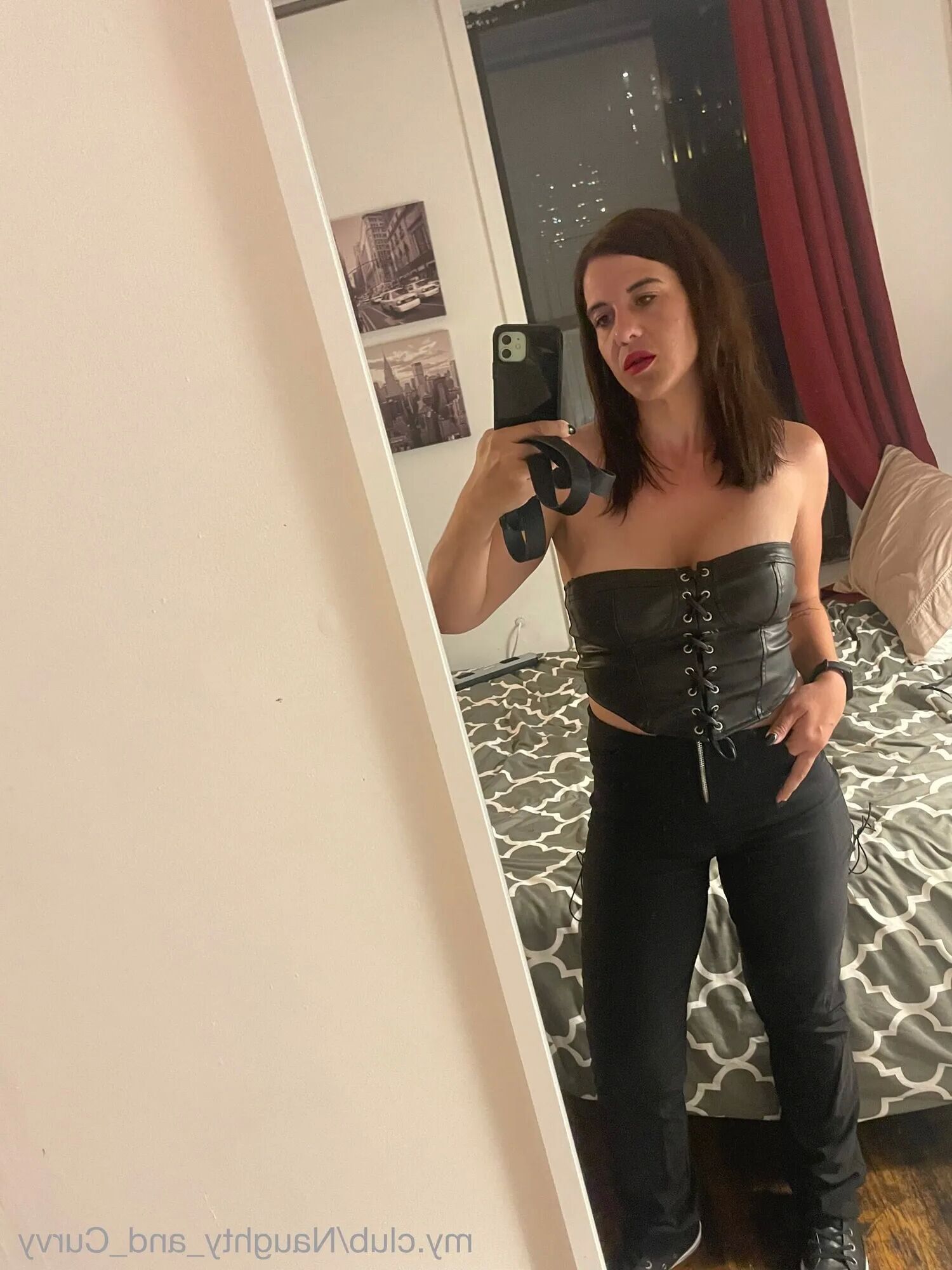 Naughty & Curvy Free Photos - 10 Pics