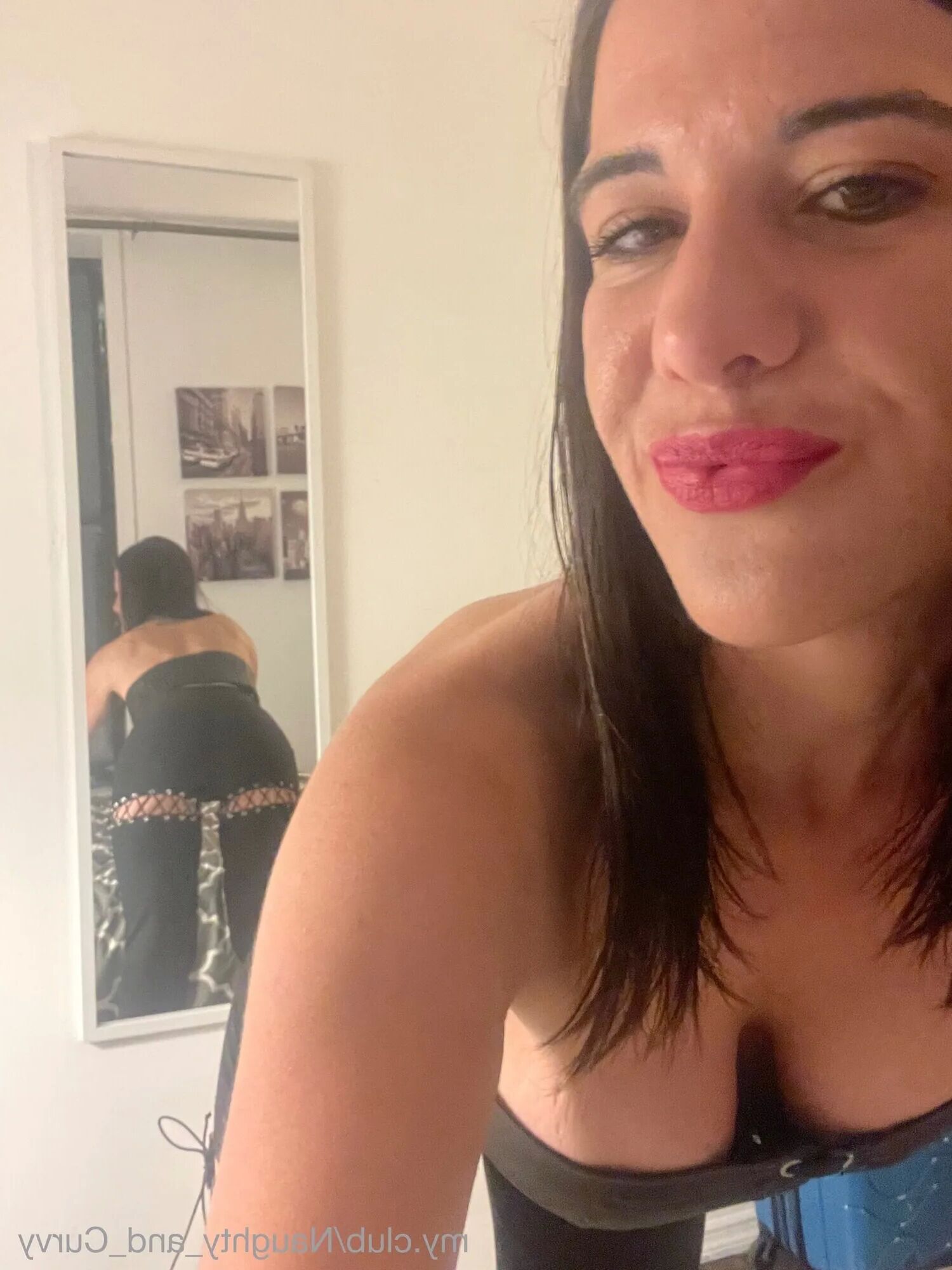 Naughty & Curvy Free Photos - 10 Pics