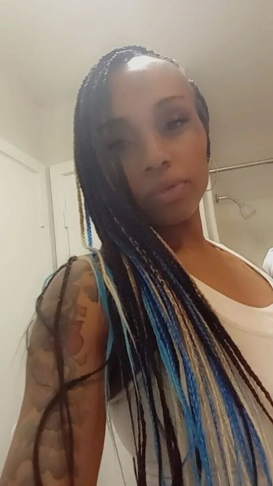 MoistMae Free Photos - 5 Pics