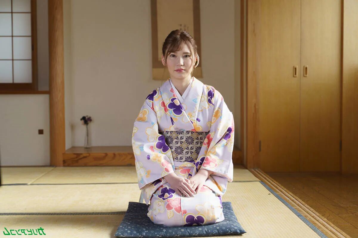 Yui Kisaragi :: Sexe hard avec une fille excitée en kimono - CARI - 20 Photos