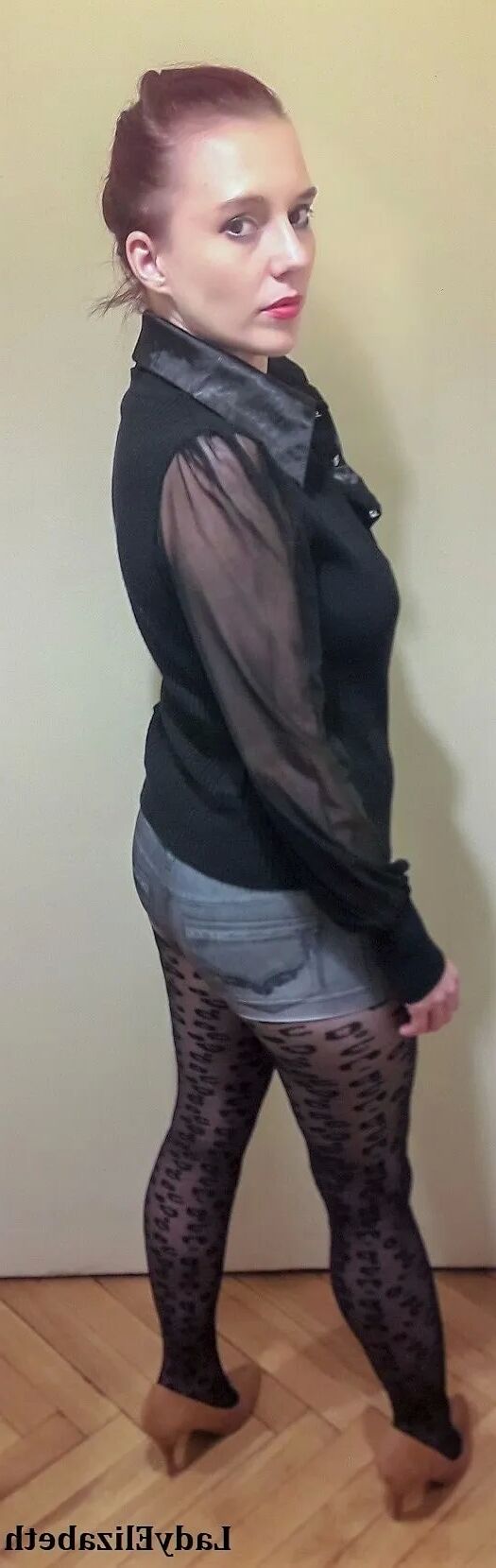 Hot stepdaughter - 11 Pics