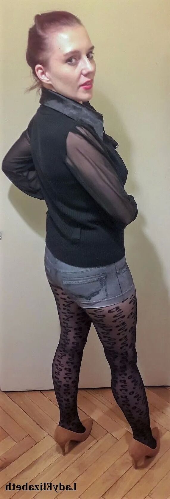Hot stepdaughter - 11 Pics