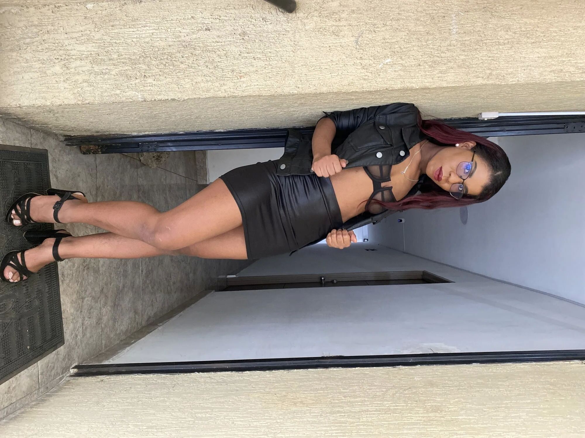 Black clothes! The classic... - 7 Pics