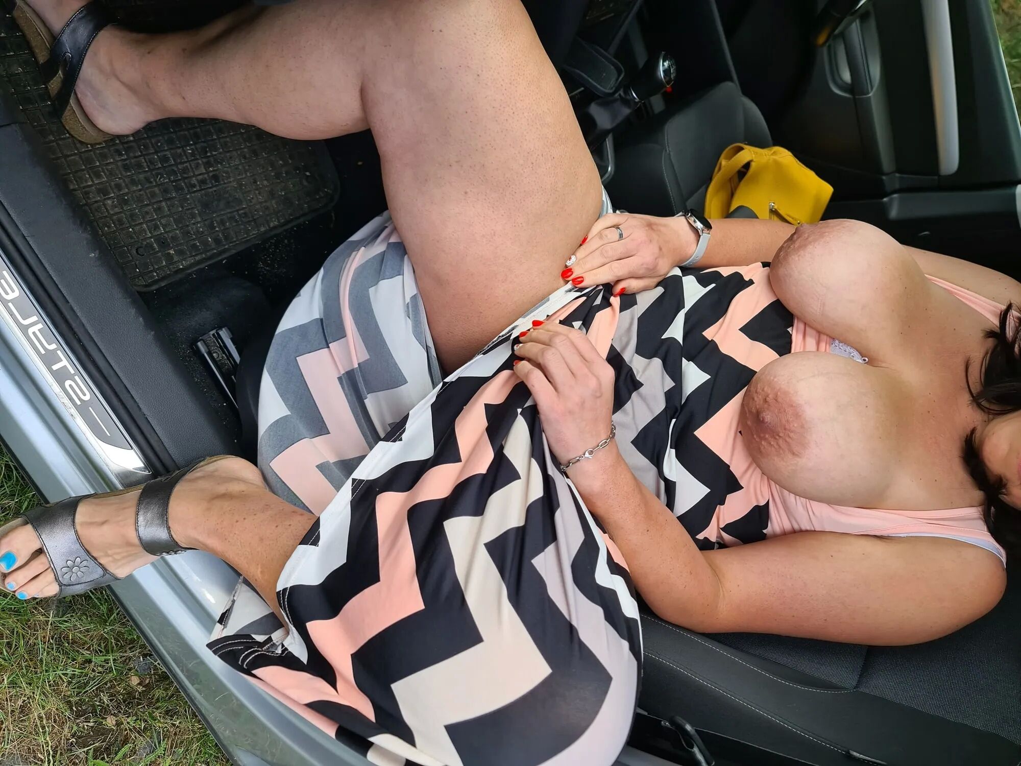 Busty milf in natuere - 58 Pics