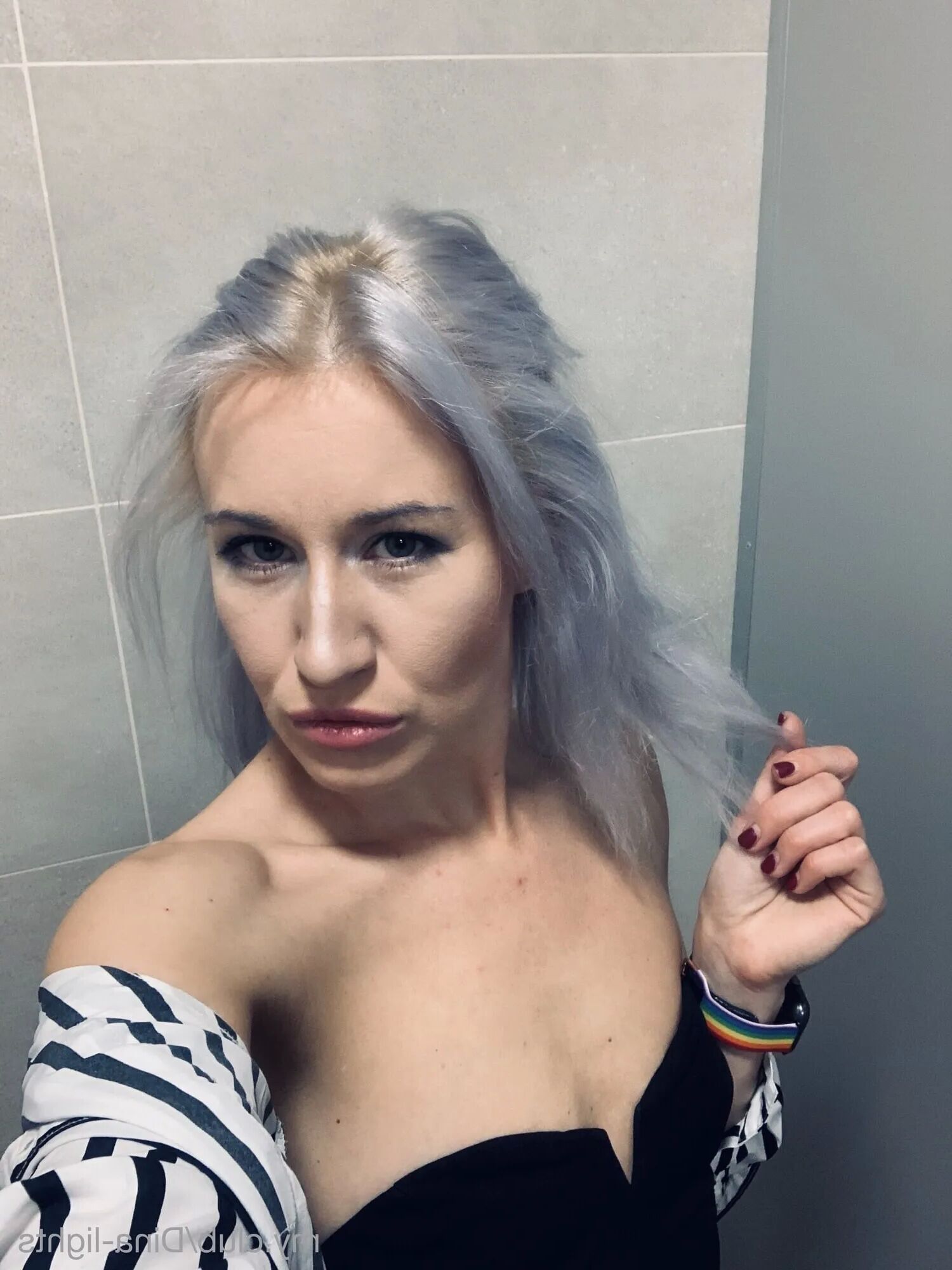 Dina-Light Free Photos - 32 Pics