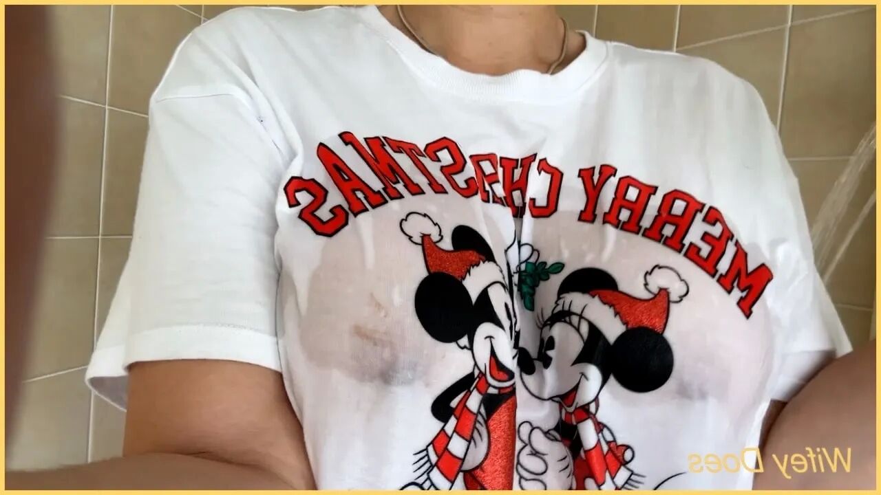 Wifey wishes you a wet shirt braless Christmas - 9 Pics