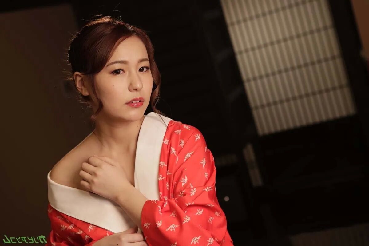 Miya Izhumi :: Luxury Adult Healing Spa: Touched Licking - C - 22 Pics