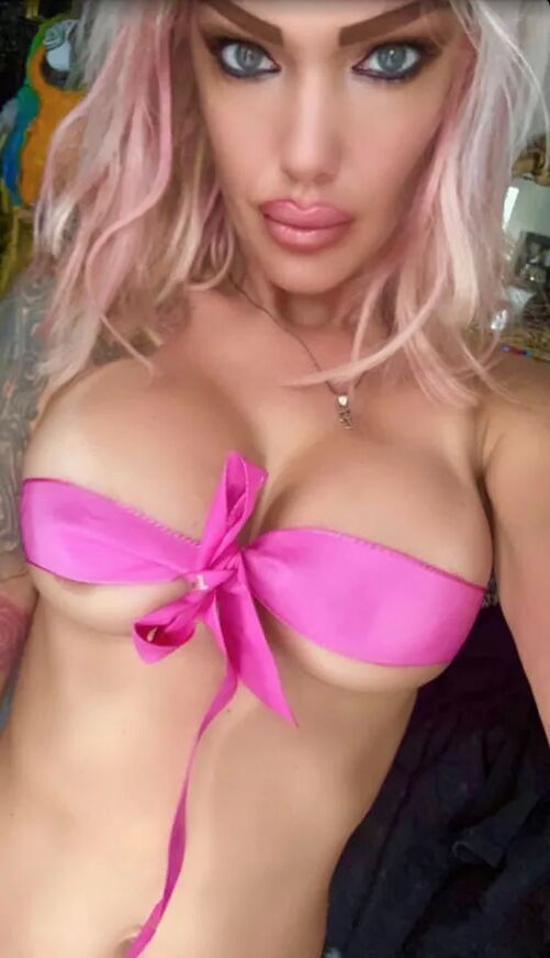 Liilly milf - 6 Pics