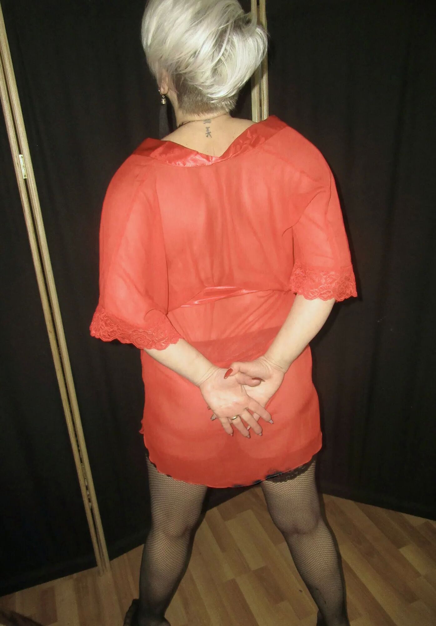 My mature whore in a red negligee & with a dick in her mouth - 28 Pics