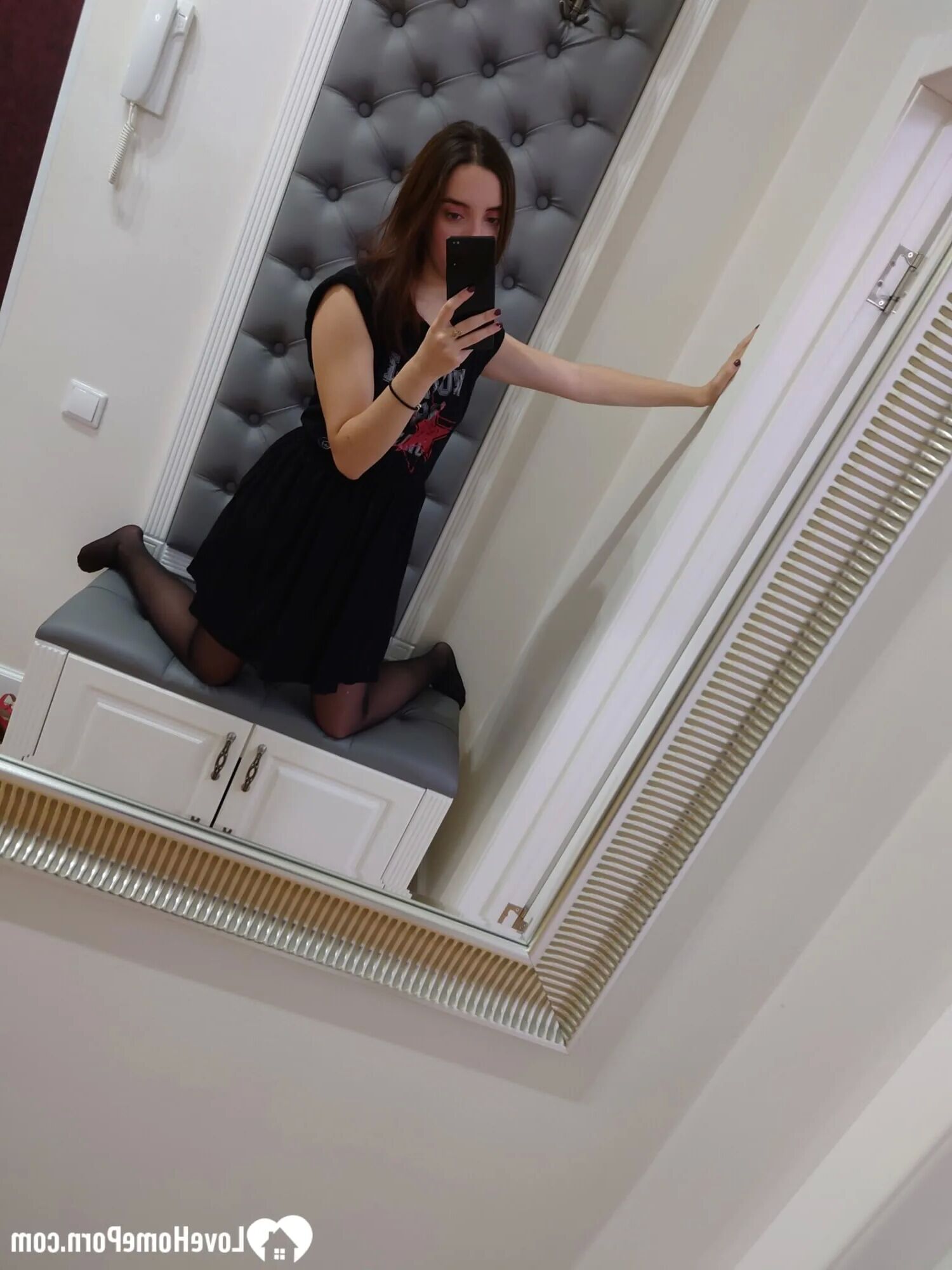 Massage turns into fantastic cock worshipping action - 26 Pics