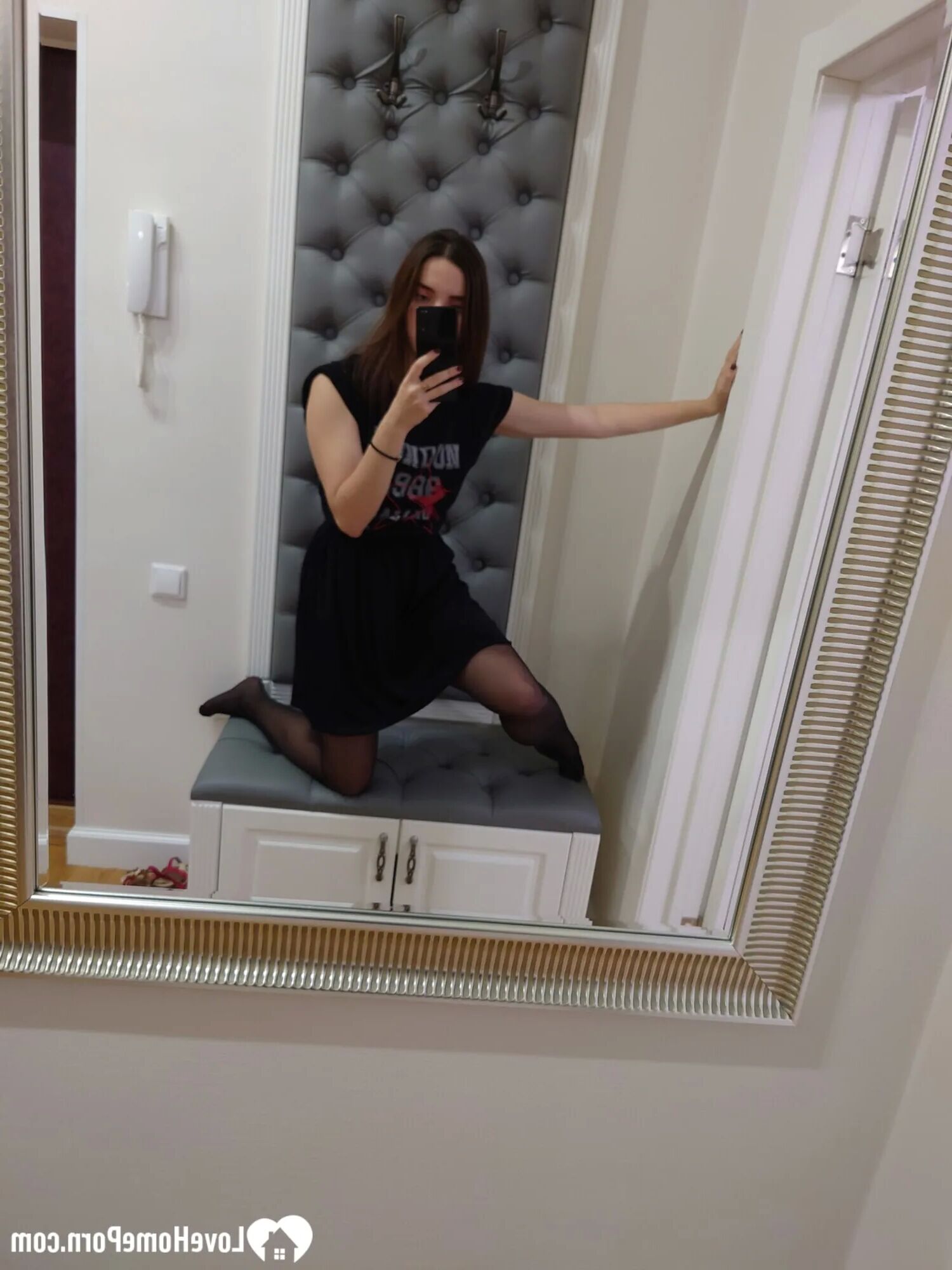 Massage turns into fantastic cock worshipping action - 26 Pics