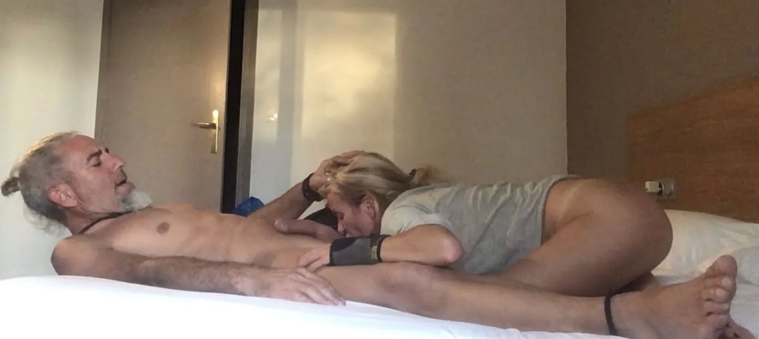 BLOWJOB AND 69 (video SEXUAL SUNSET FOR A COUPLE) - 41 Pics