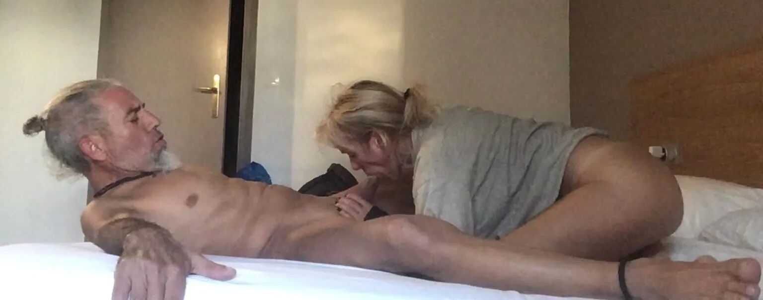 BLOWJOB AND 69 (video SEXUAL SUNSET FOR A COUPLE) - 41 Pics