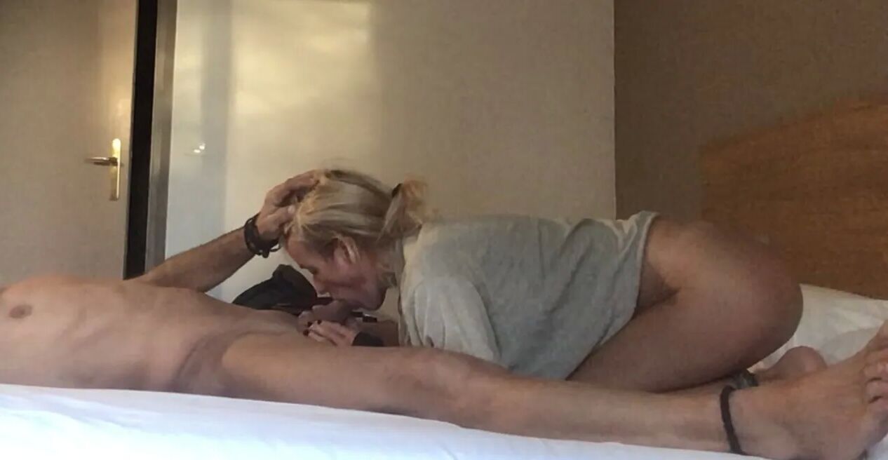 BLOWJOB AND 69 (video SEXUAL SUNSET FOR A COUPLE) - 41 Pics