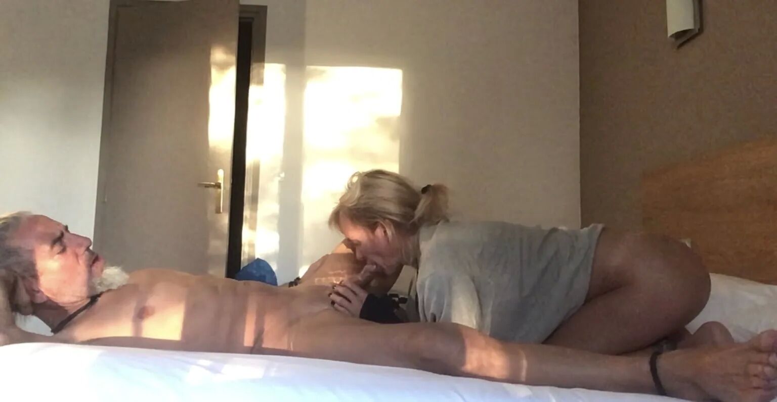 BLOWJOB AND 69 (video SEXUAL SUNSET FOR A COUPLE) - 41 Pics