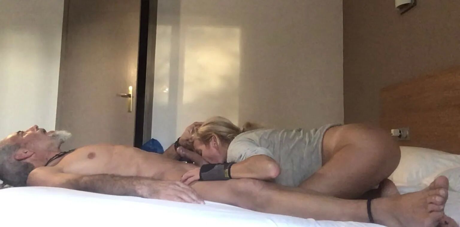 BLOWJOB AND 69 (video SEXUAL SUNSET FOR A COUPLE) - 41 Pics