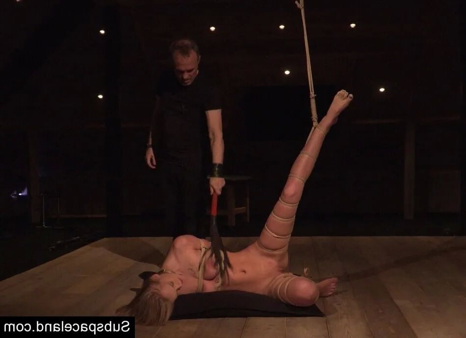 Fetish sex with submissive tied up babe - 16 Pics