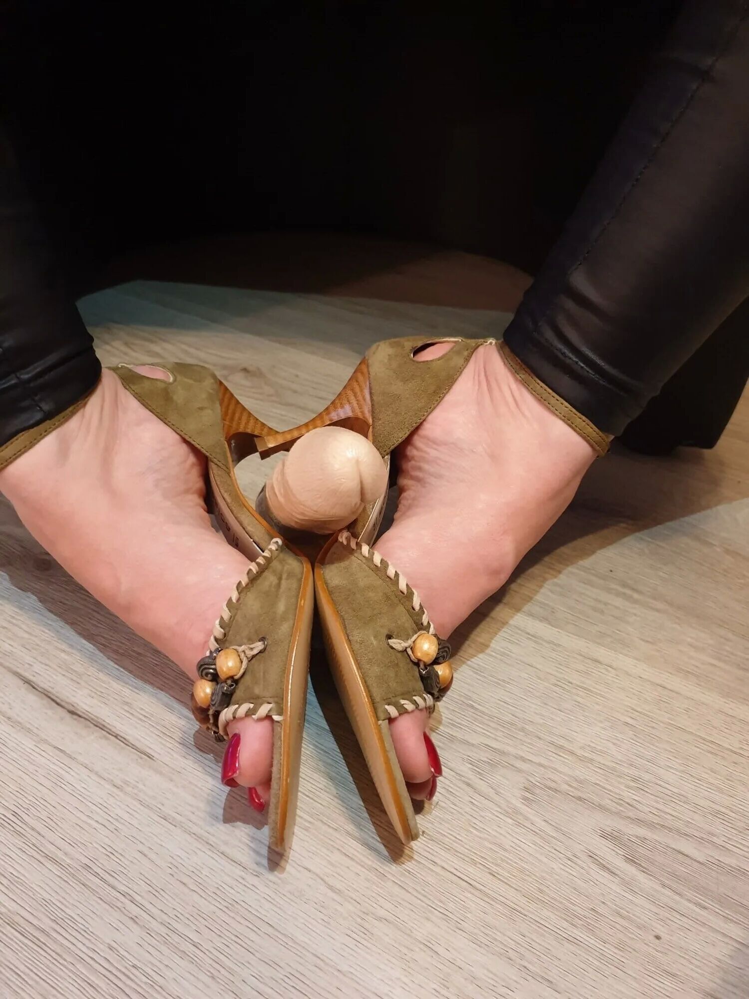 RED NAIlS wife's feet and heels - 12 Pics