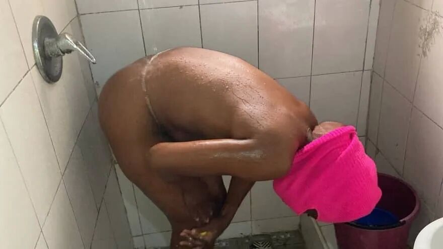 Shower after fucking - 6 Pics