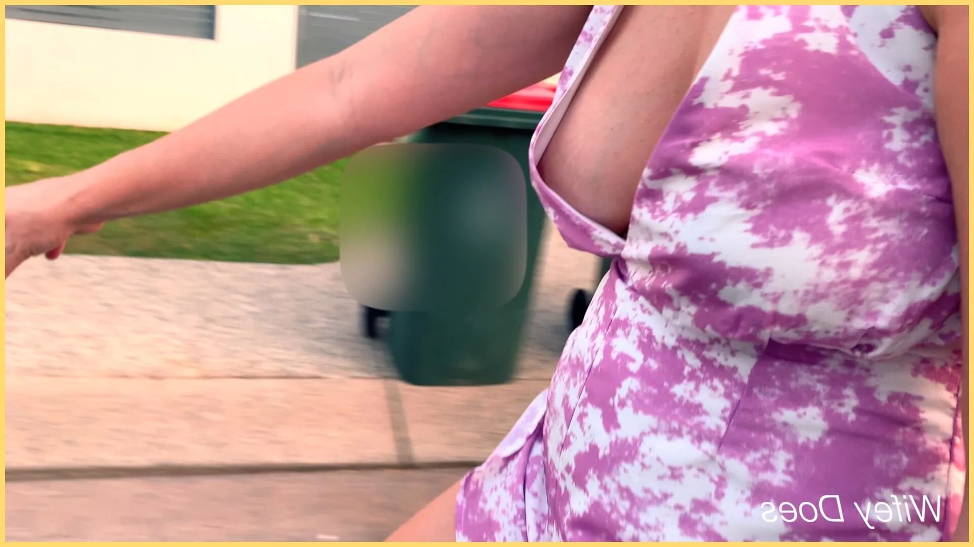 Wifey flashes her tits in public - 13 Pics