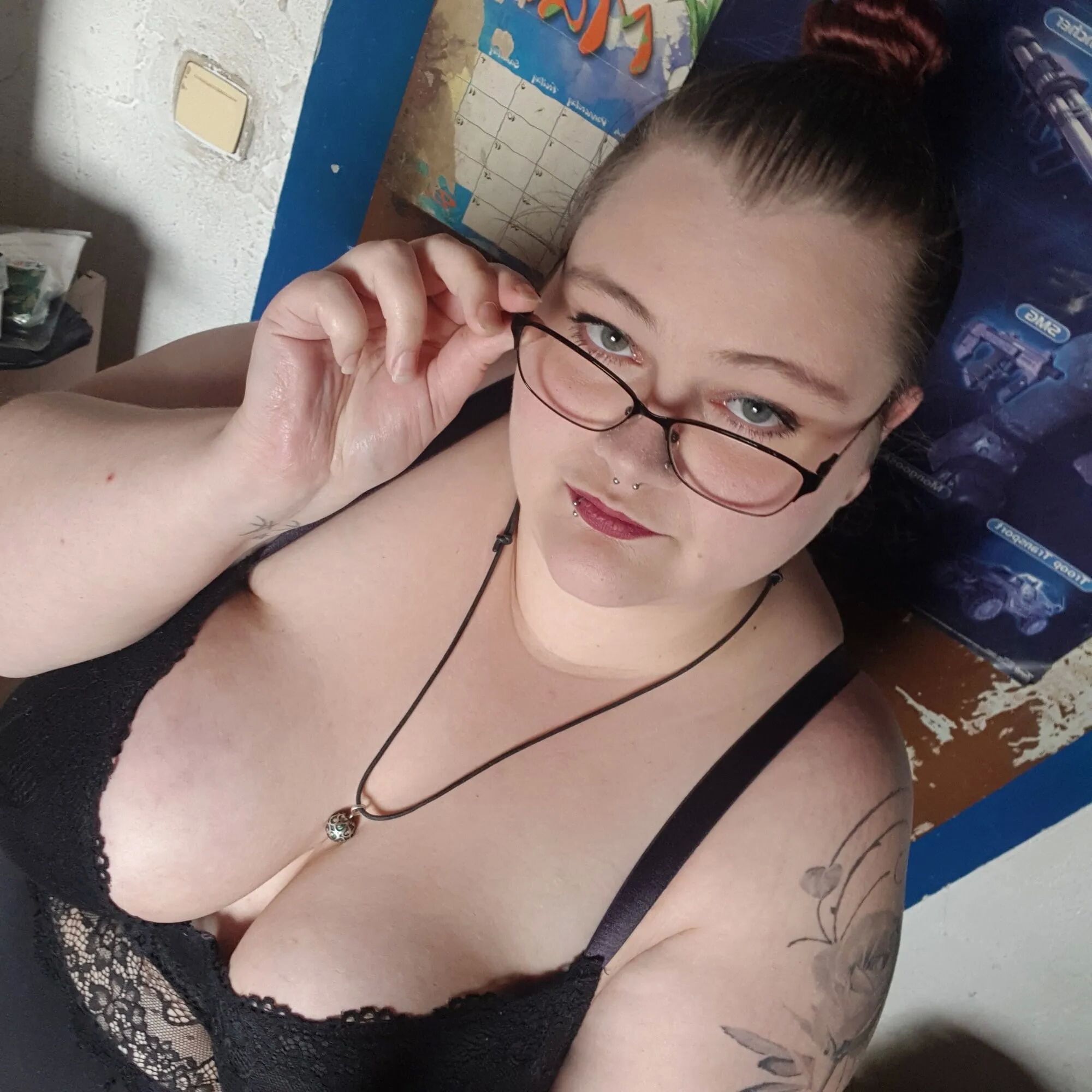 Hot Pictures - 34 Pics