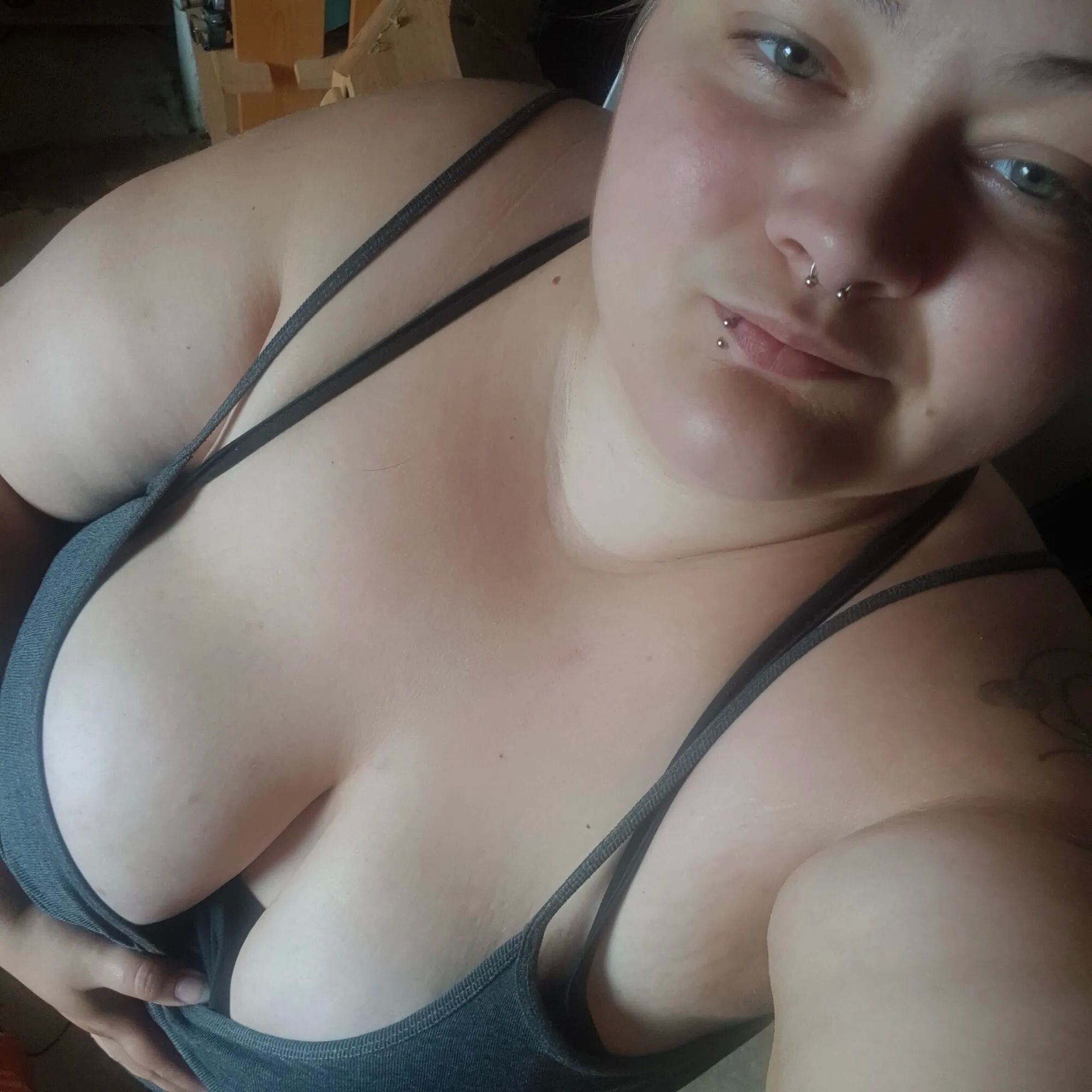 Hot Pictures - 34 Pics