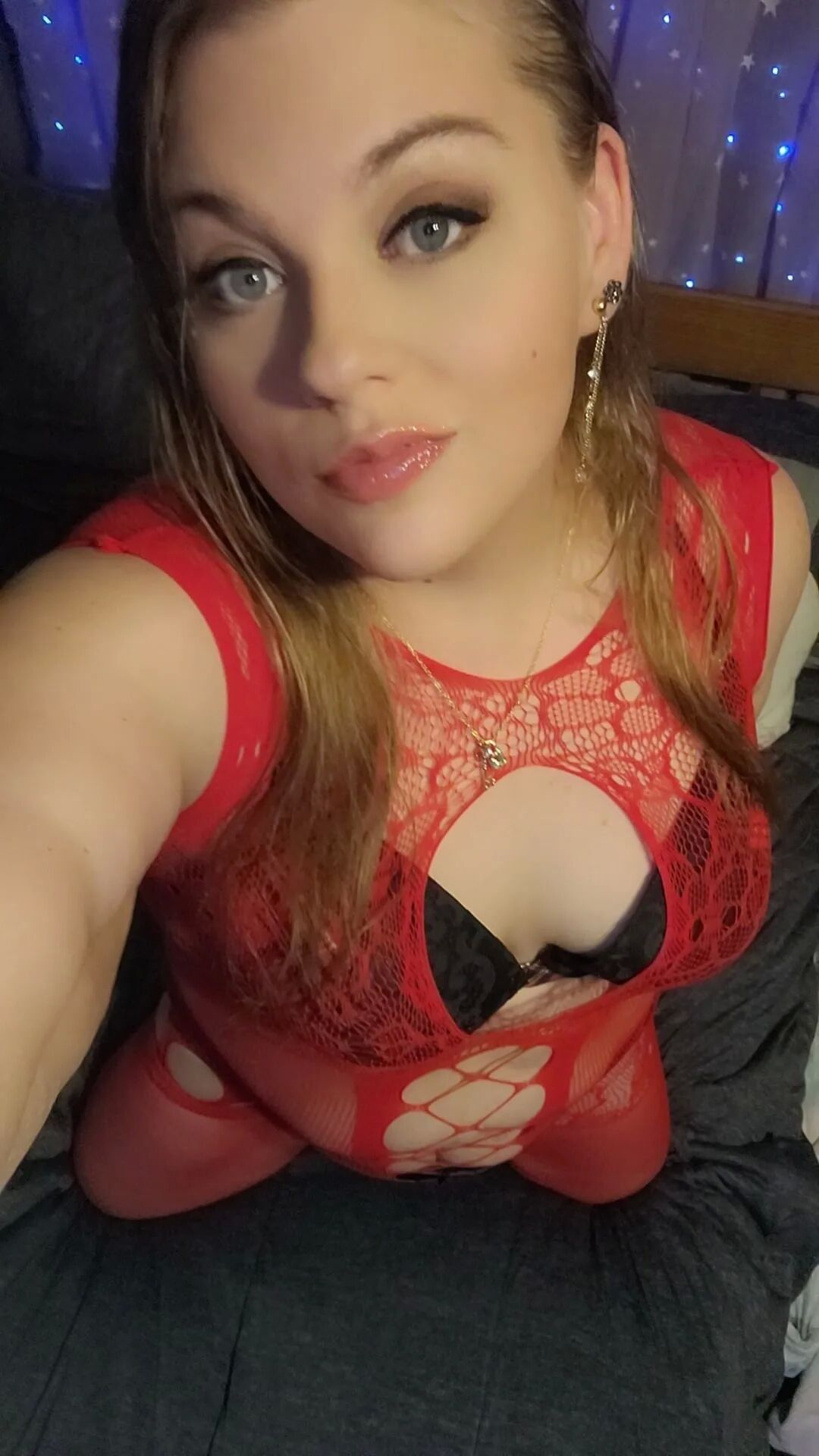 Bbw playing in sexy blue lingerie and fishnets - 22 Pics