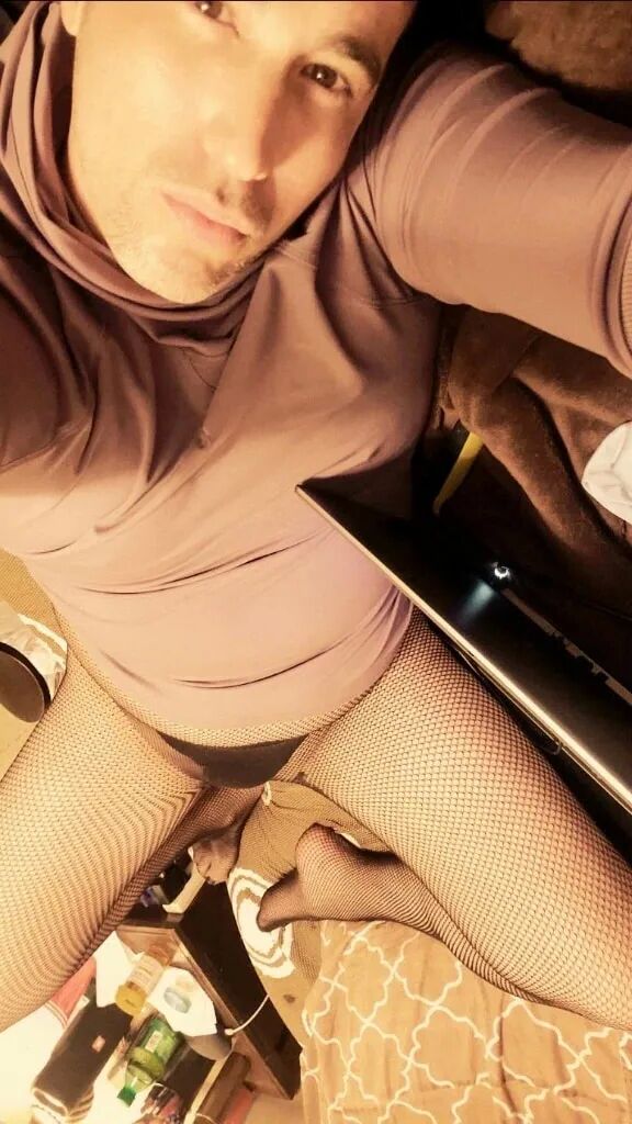 Feet - 18 Pics